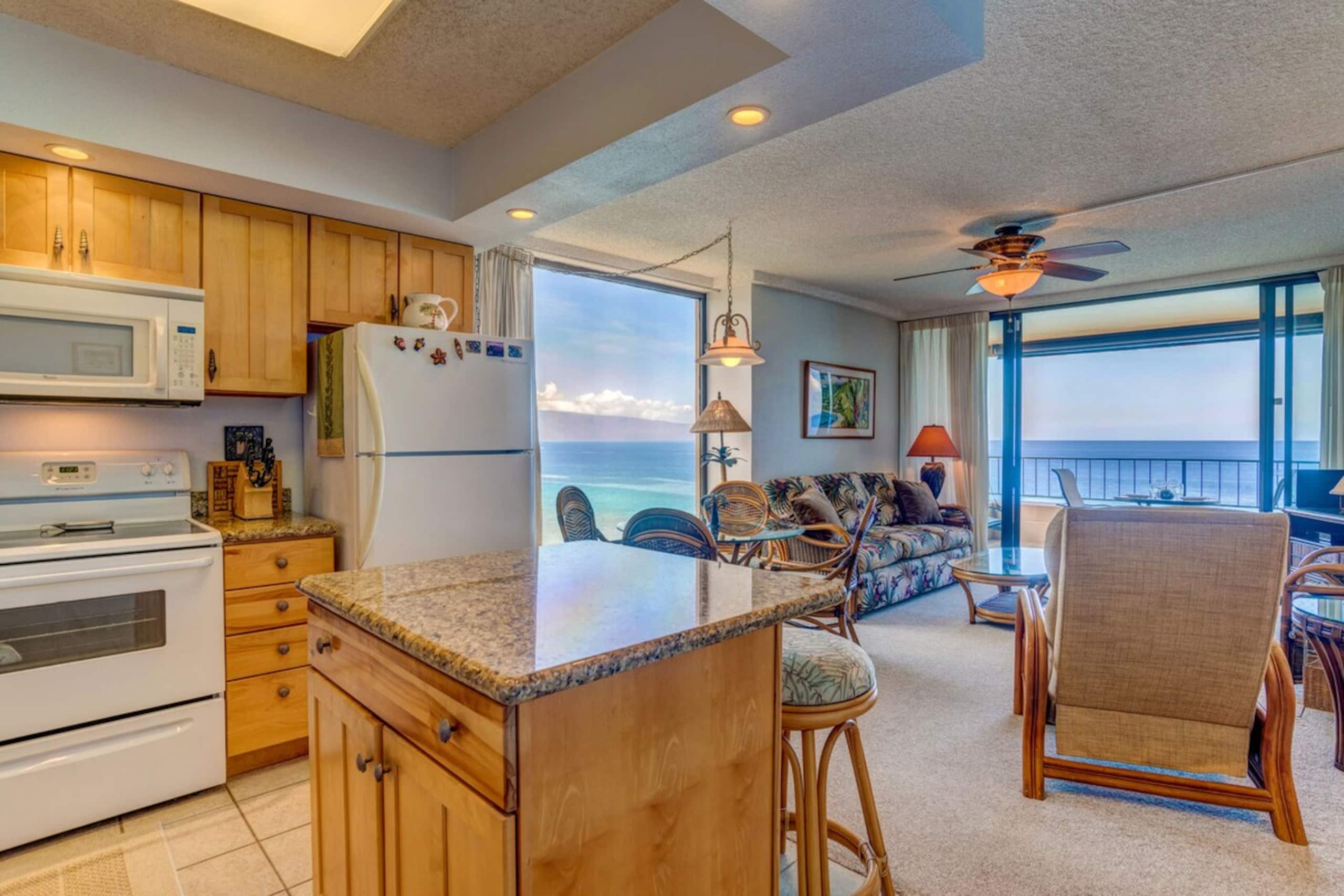 Oceanfront 1bd on the 8th floor with amazing views - Photo 16