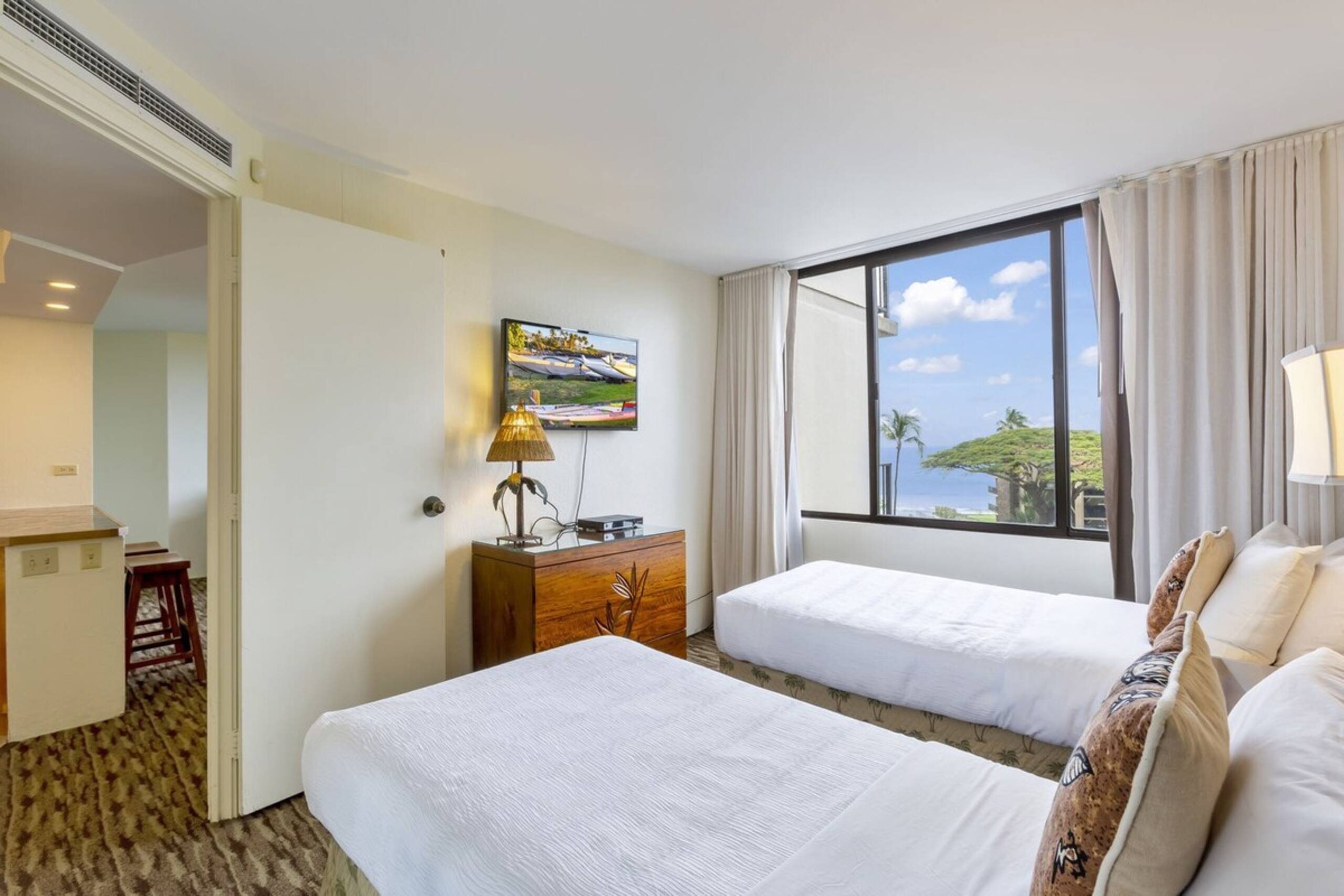 Spacious 2 Bed with Views Kaanapali Shores - Photo 26