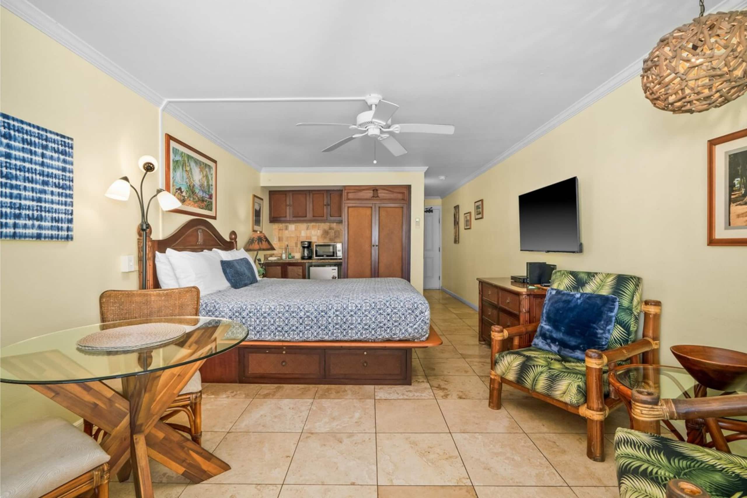 Oceanview Top Floor Studio, Islander on the - Photo 9