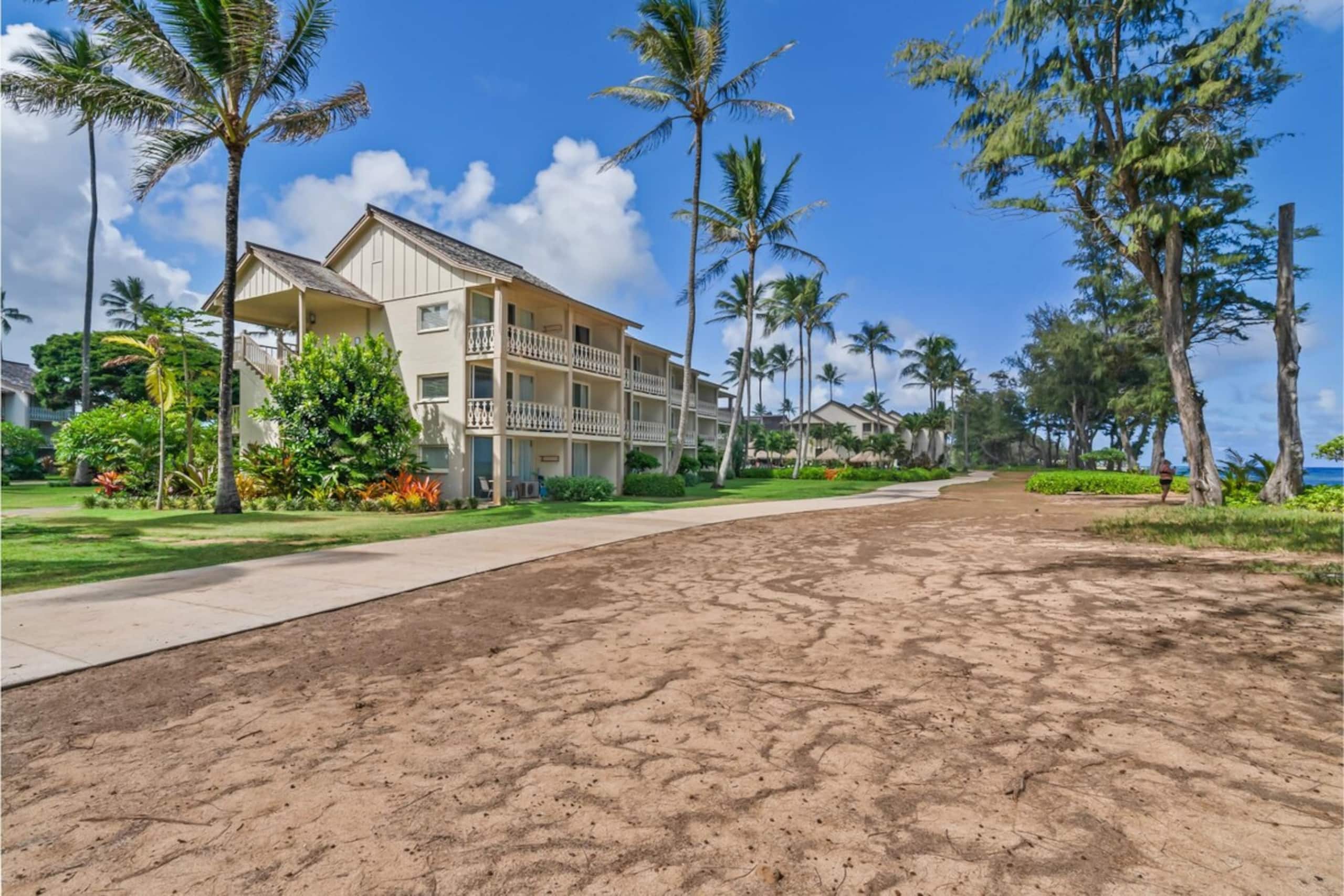 Oceanview Top Floor Studio, Islander on the - Photo 20