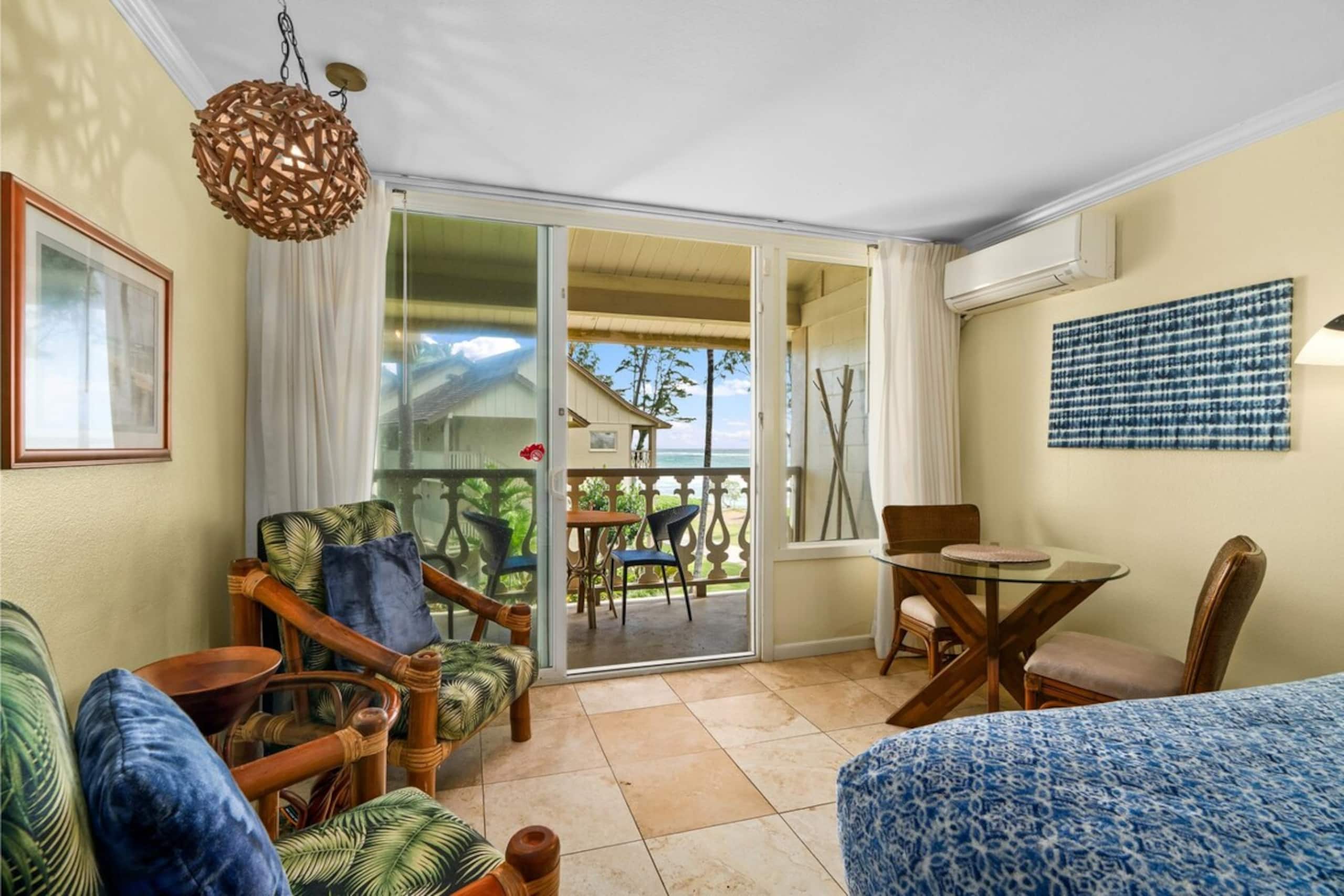 Oceanview Top Floor Studio, Islander on the - Photo 5