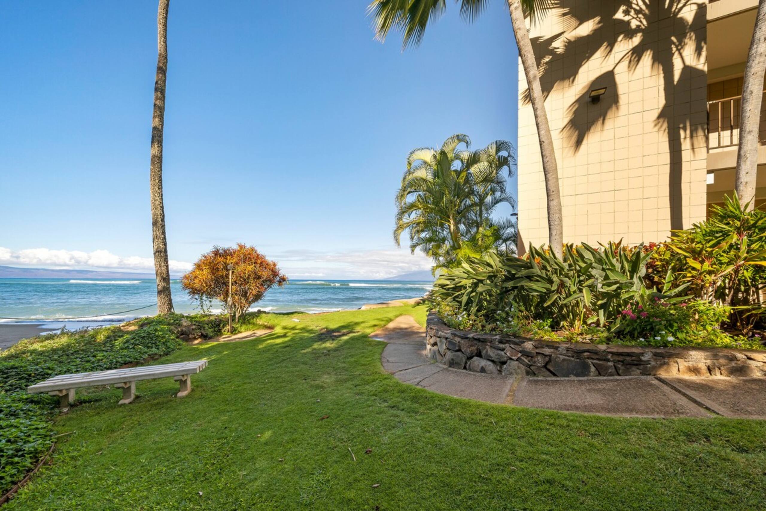 OceanFront Studio w Pool-Valley Isle 206 - Photo 35