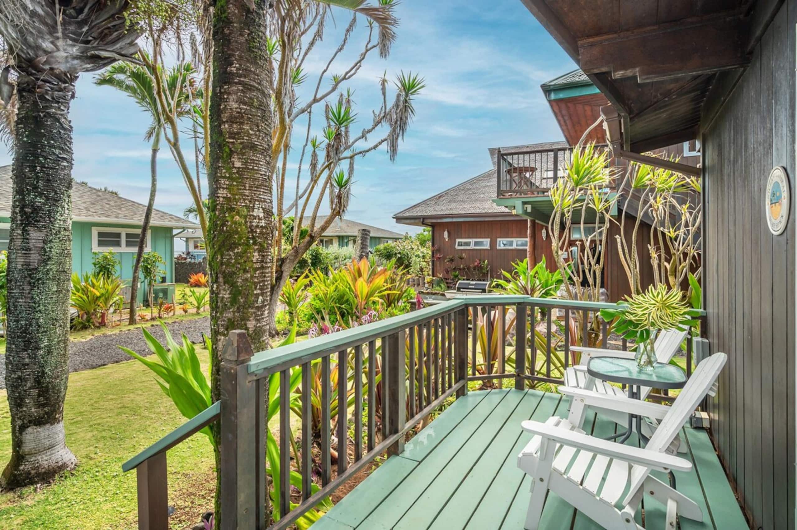 Beachfront Getaway with Panoramic Views - Photo 36