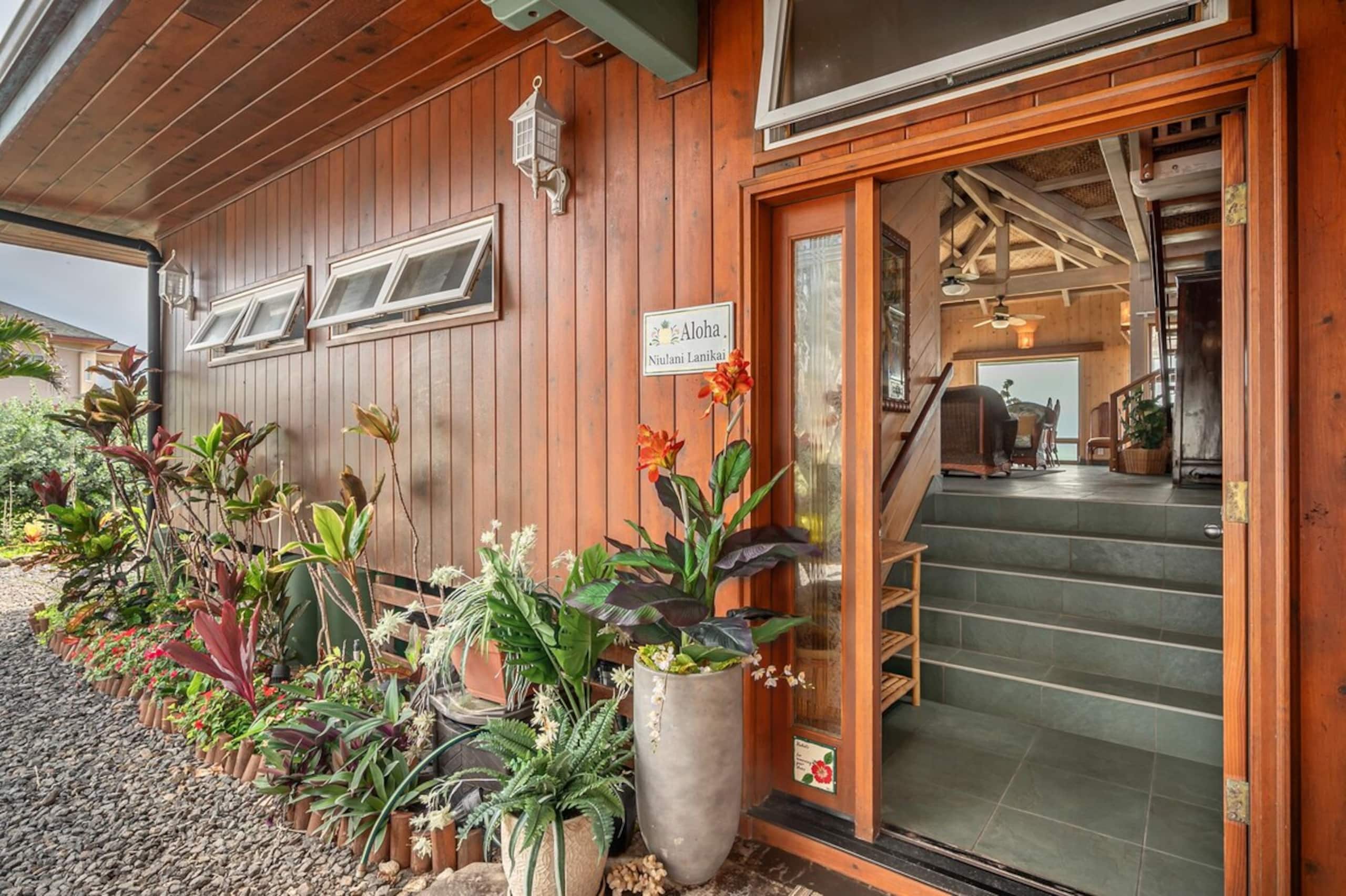 Beachfront Getaway with Panoramic Views - Photo 48