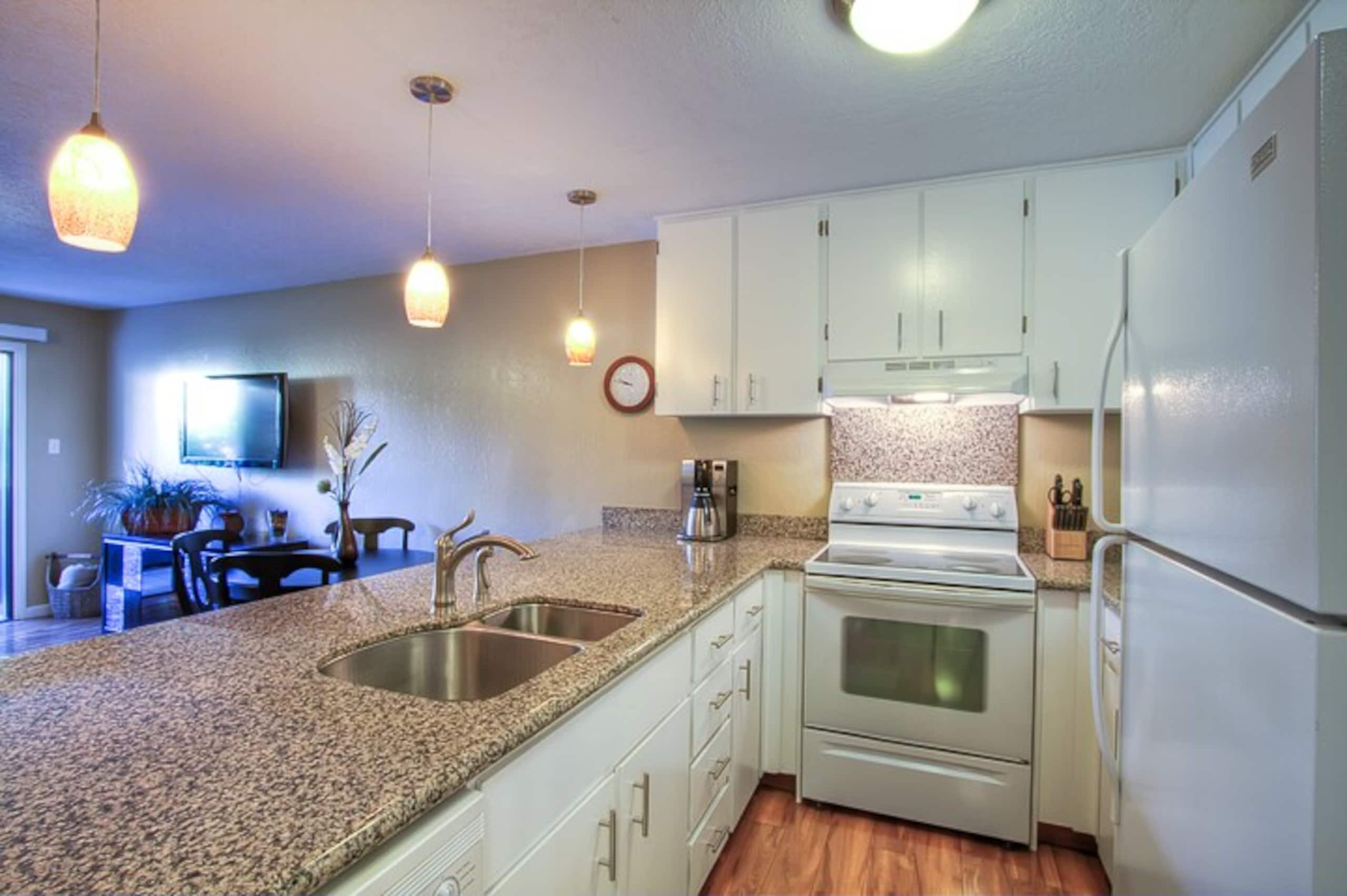 Low rates- A/C-free parking-no resort fees KR131 - Photo 23