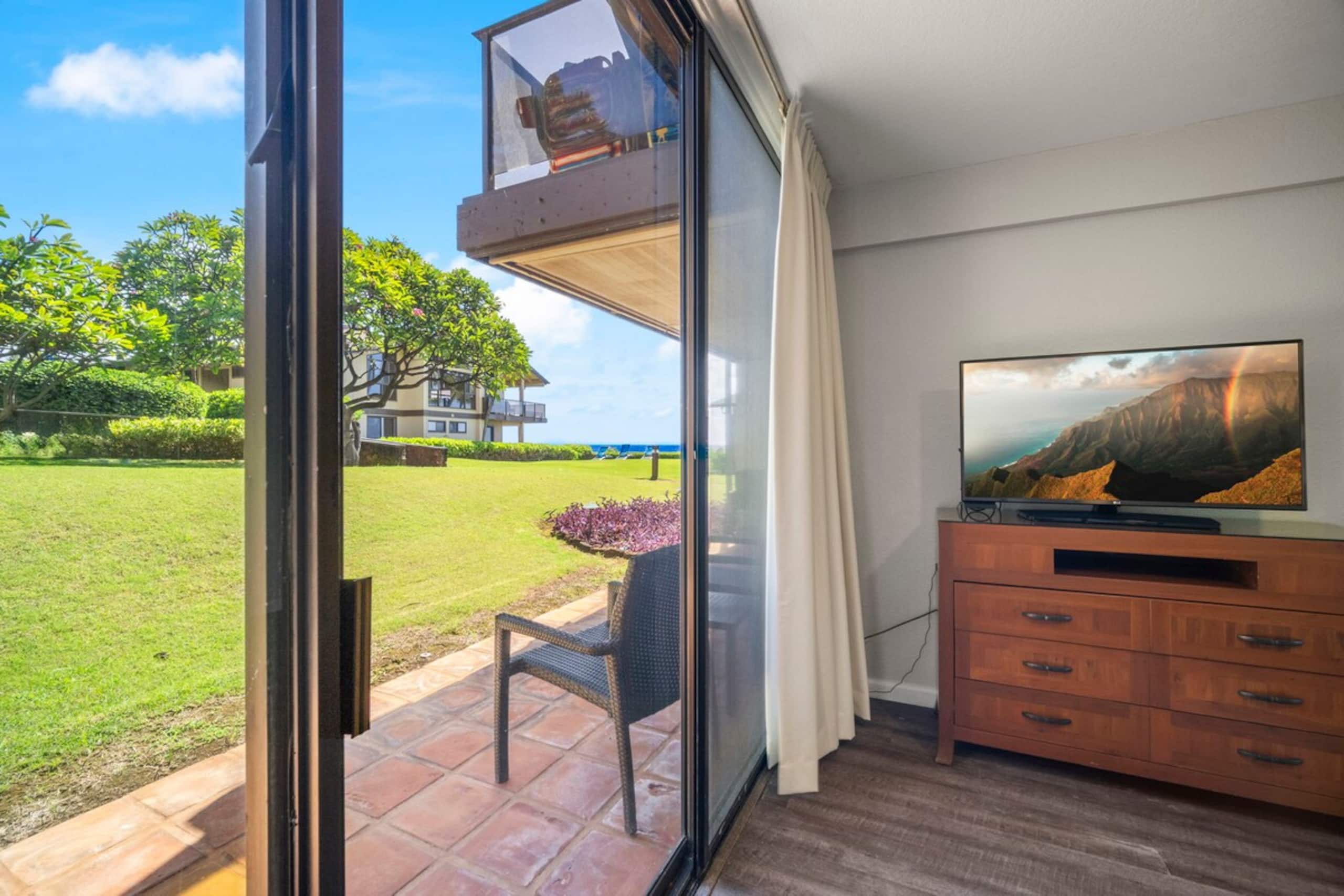 Ocean Views Ground-Floor Lanai With Pool Access - Photo 7
