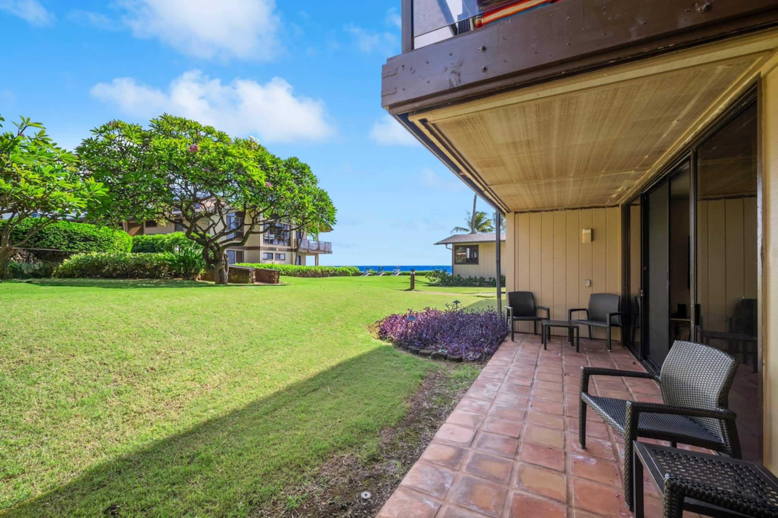 Ocean Views Ground-Floor Lanai With Pool Access - Photo 2