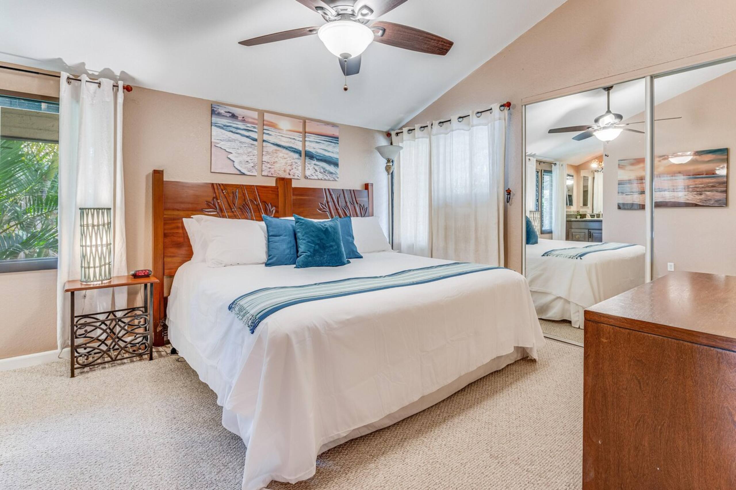 Beautiful Updated Condo, Steps from Beaches/Restau - Photo 13