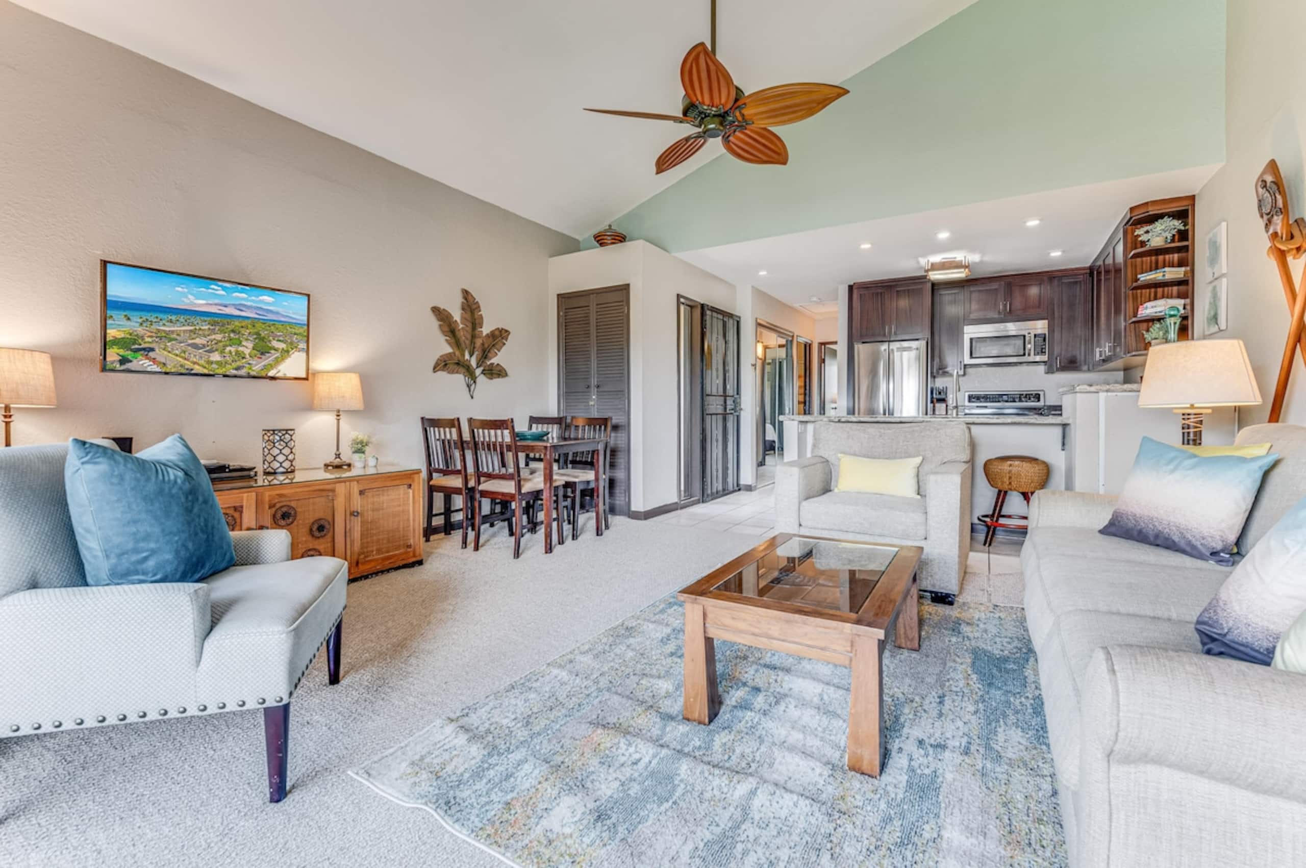 Beautiful Updated Condo, Steps from Beaches/Restau - Photo 9