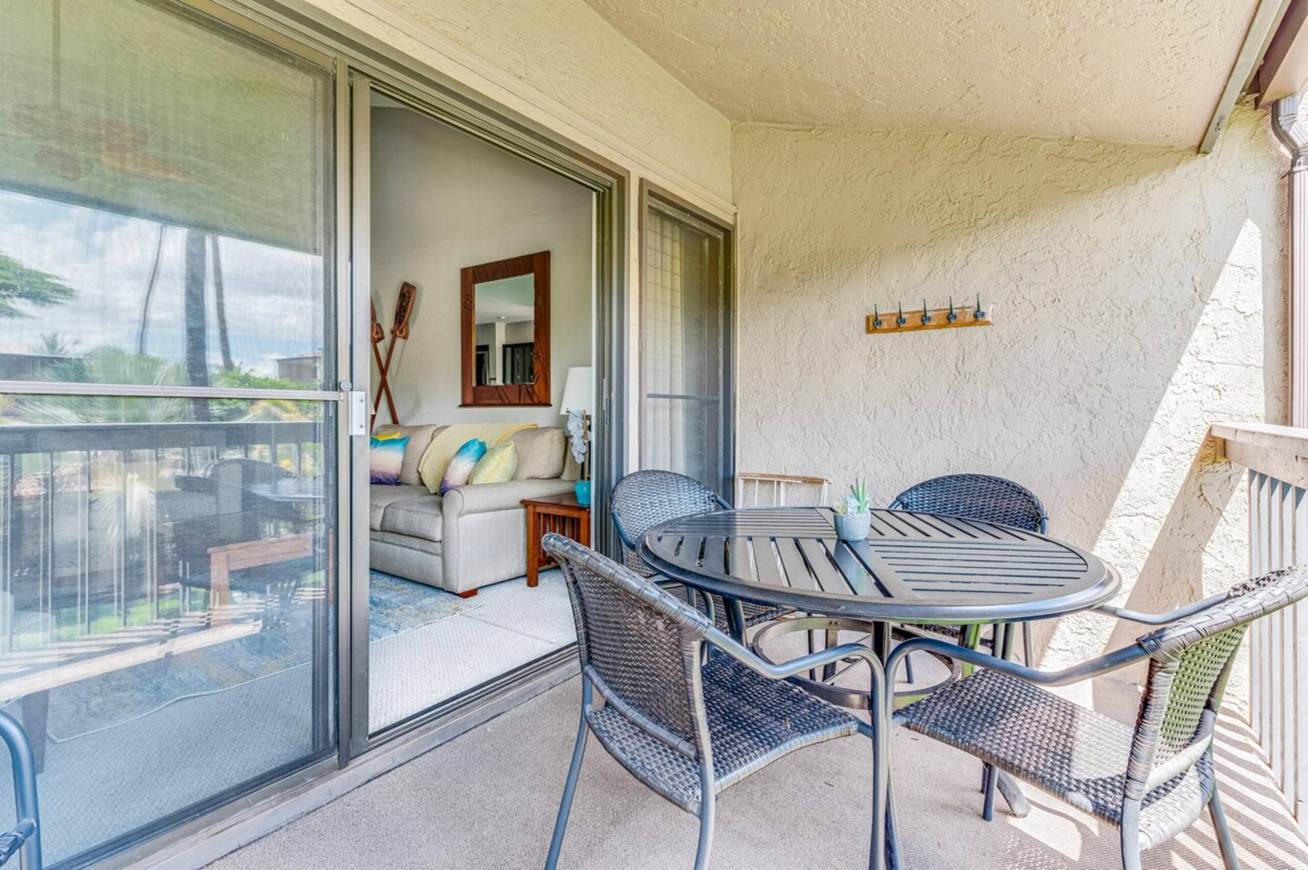 Beautiful Updated Condo, Steps from Beaches/Restau - Photo 23