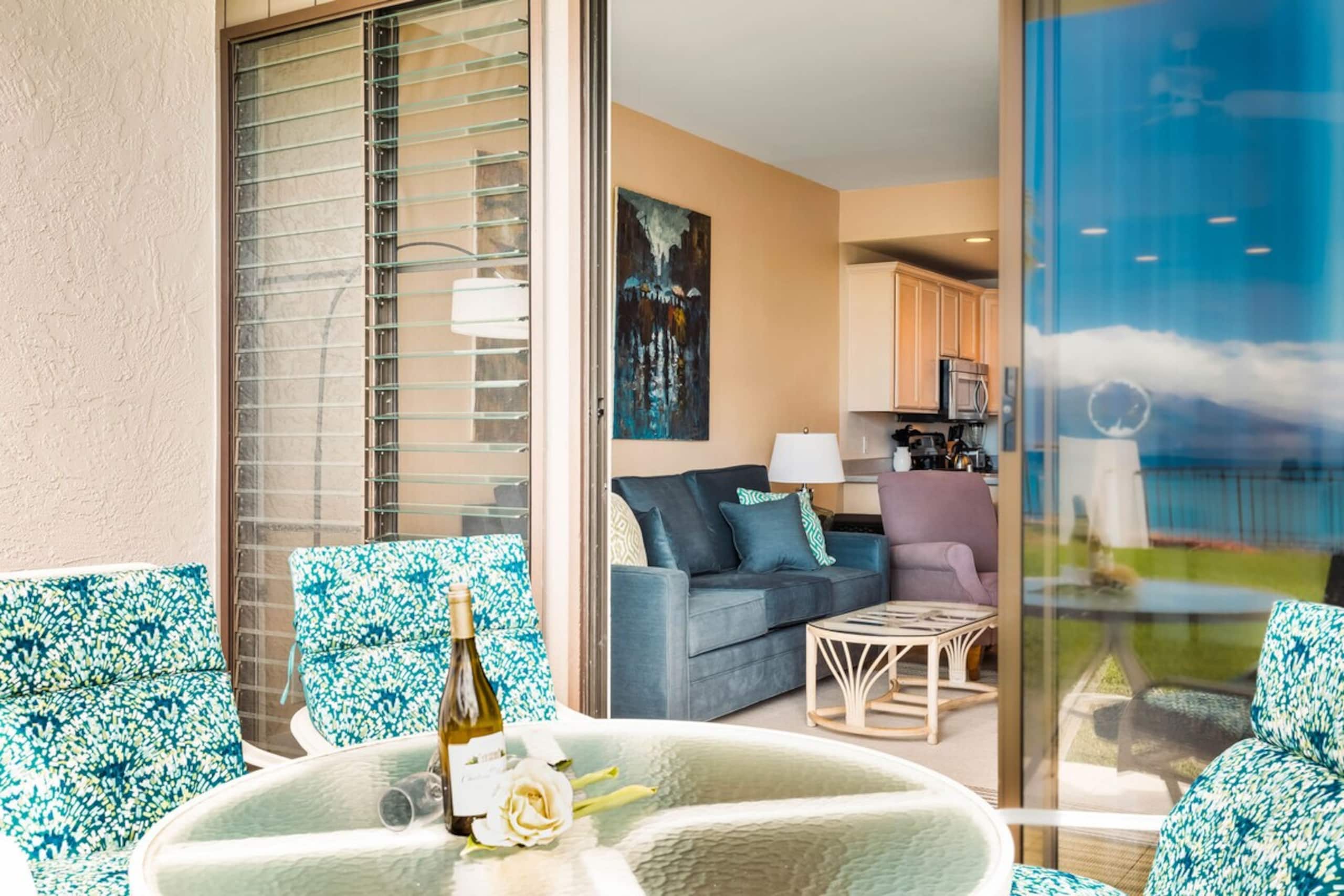 Ocean front condo, where the waves and whales meet - Photo 7