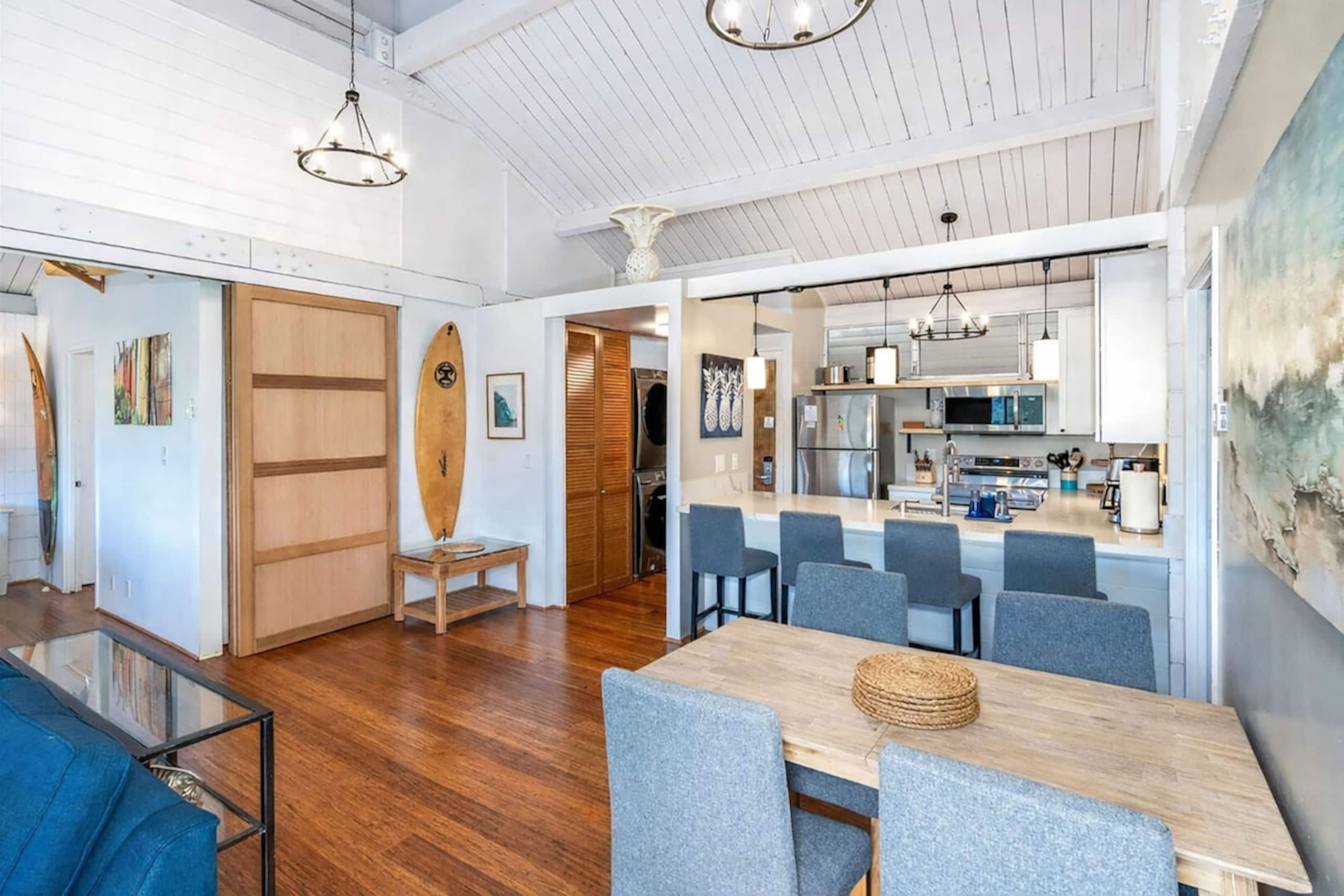 Haleakala Shores A-411 Modern, King Beds, Full AC - Photo 2