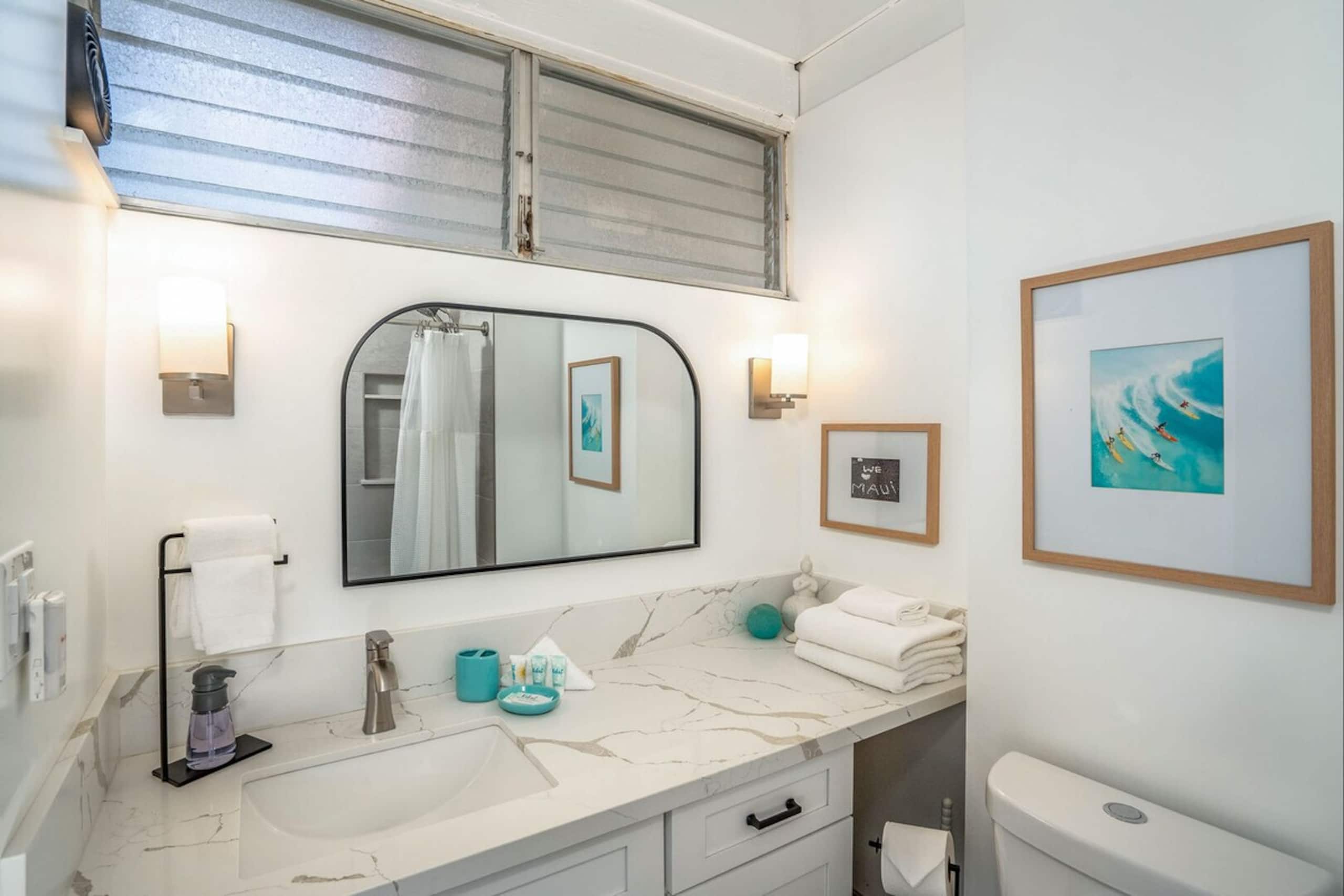 Haleakala Shores A-411 Modern, King Beds, Full AC - Photo 30