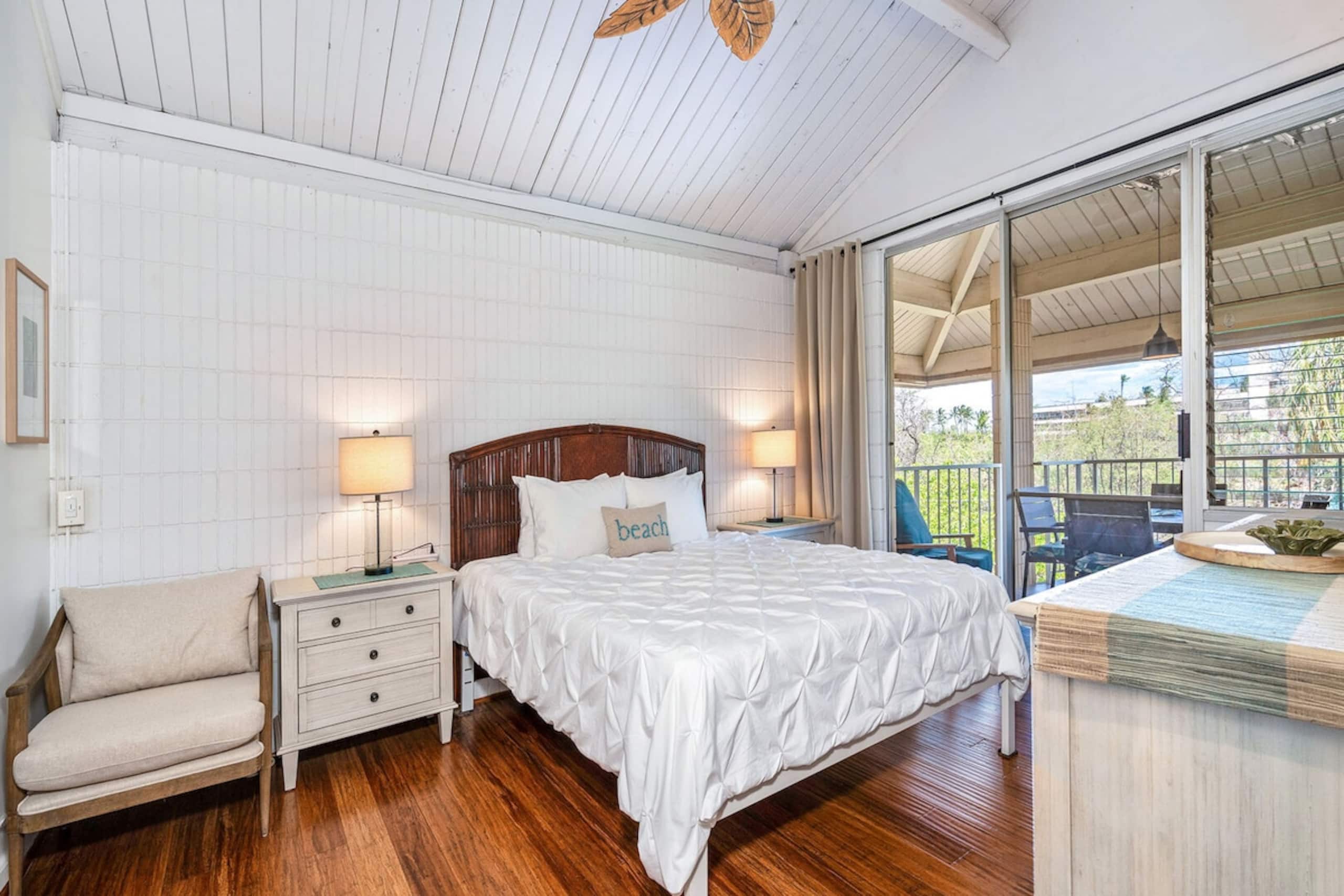 Haleakala Shores A-411 Modern, King Beds, Full AC - Photo 10
