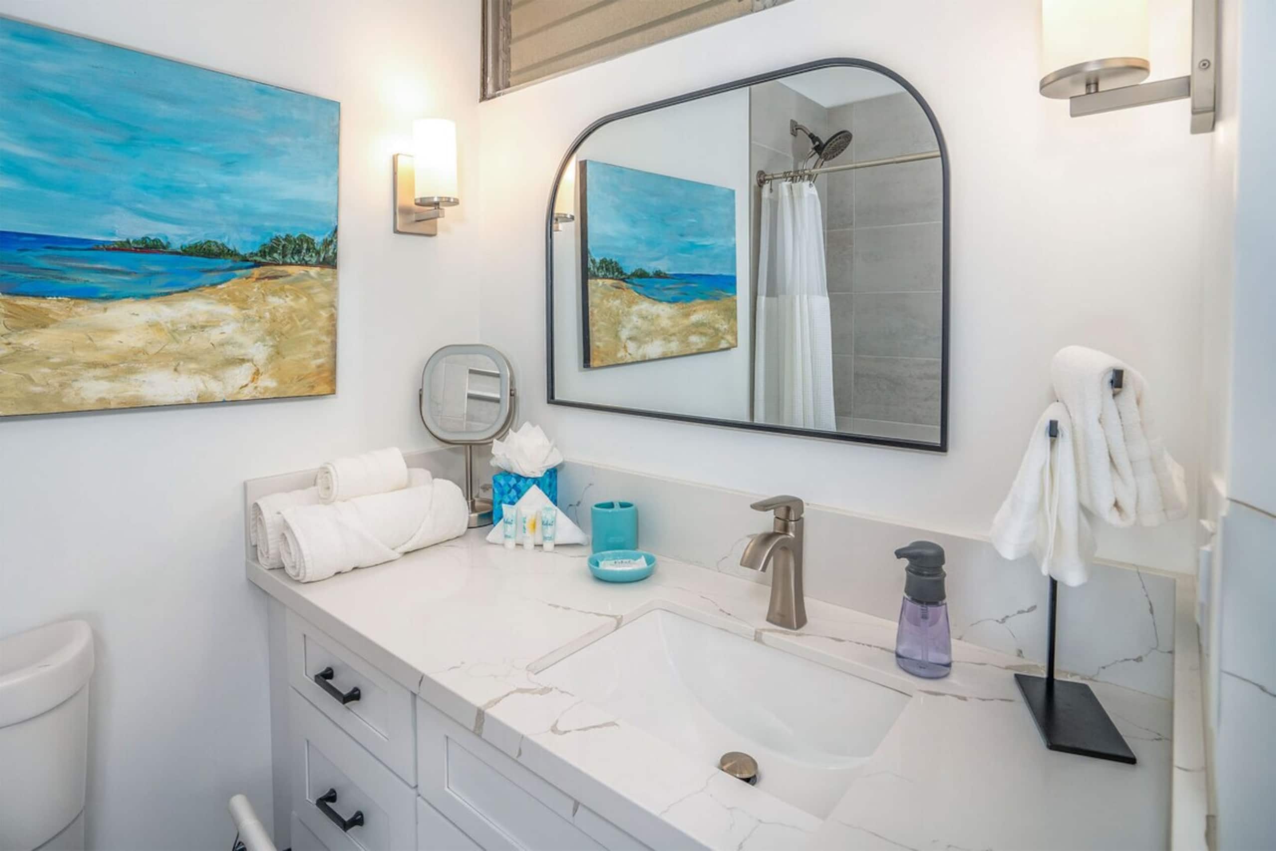 Haleakala Shores A-411 Modern, King Beds, Full AC - Photo 21