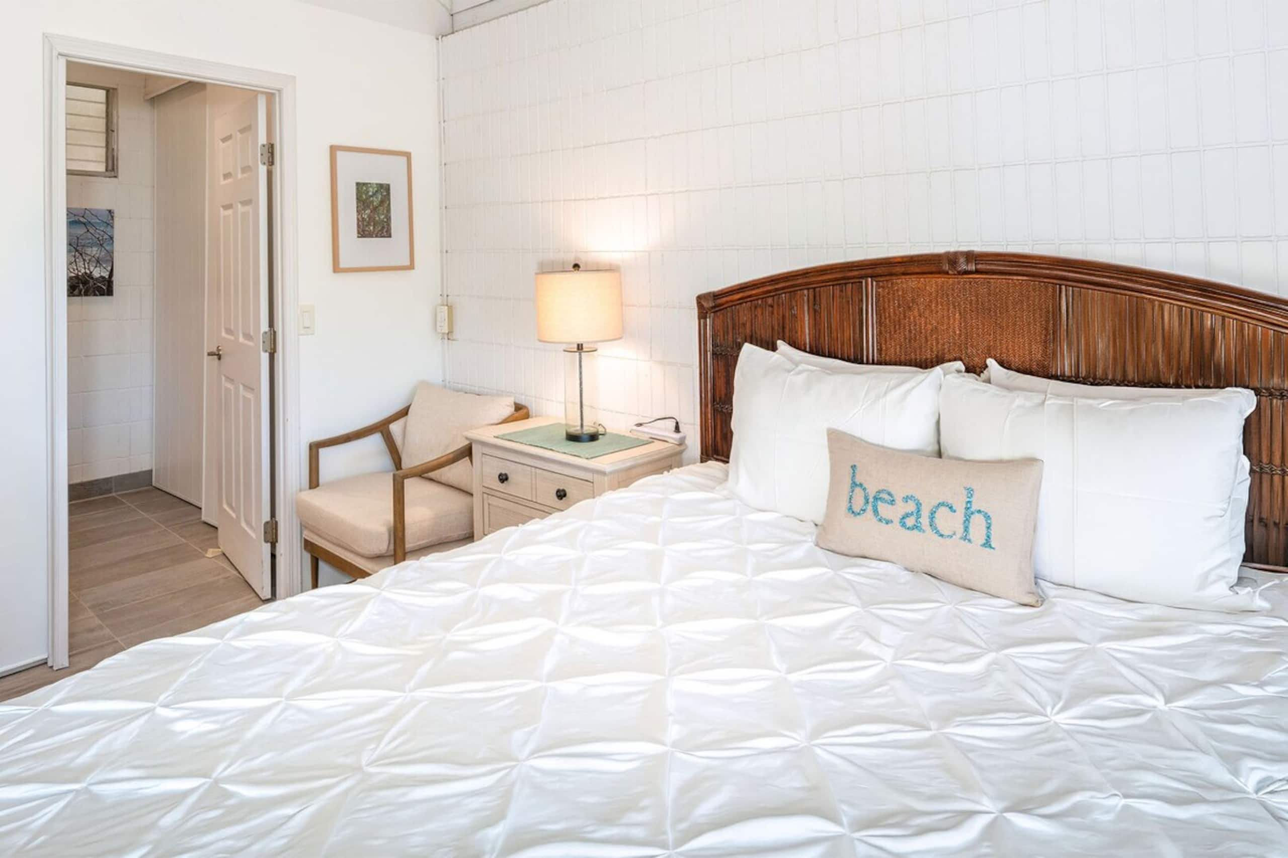 Haleakala Shores A-411 Modern, King Beds, Full AC - Photo 37