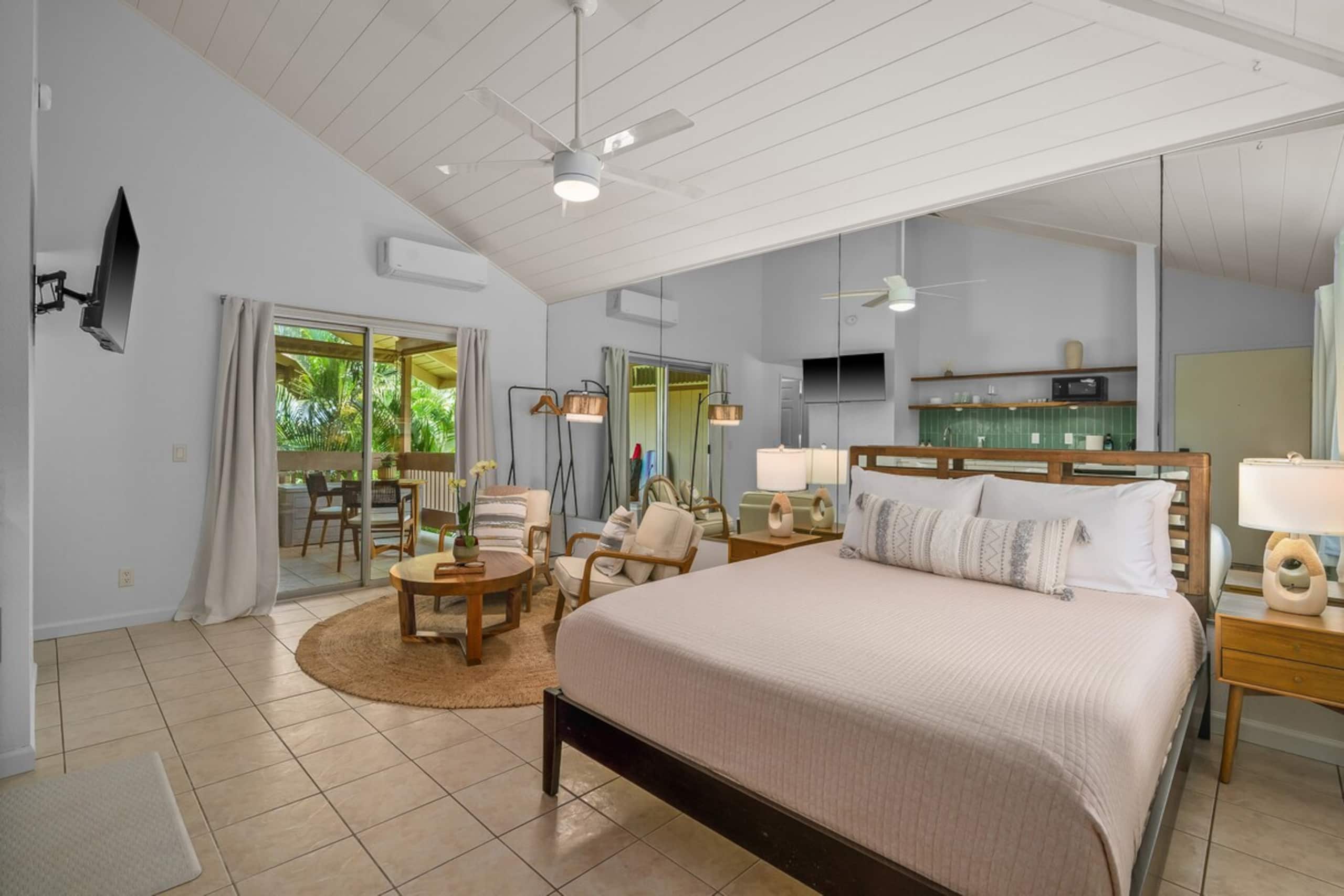 Makani Breeze Retreat, AC, Pool, Hot Tub - Photo 3