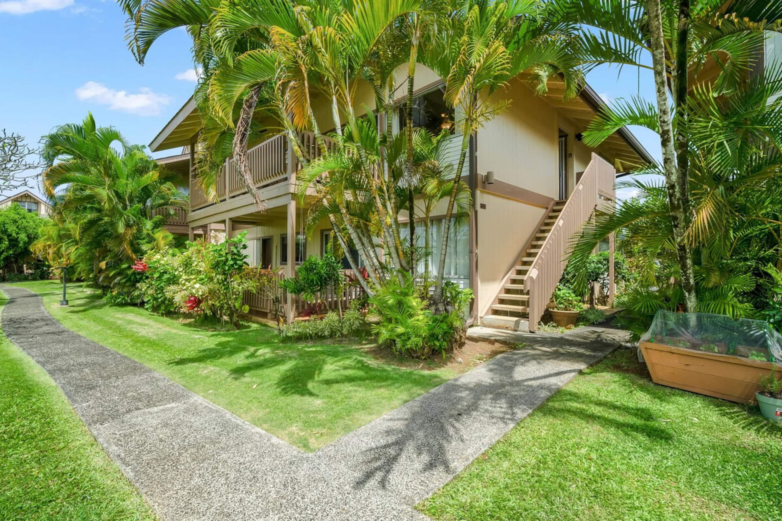 Makani Breeze Retreat, AC, Pool, Hot Tub - Photo 13