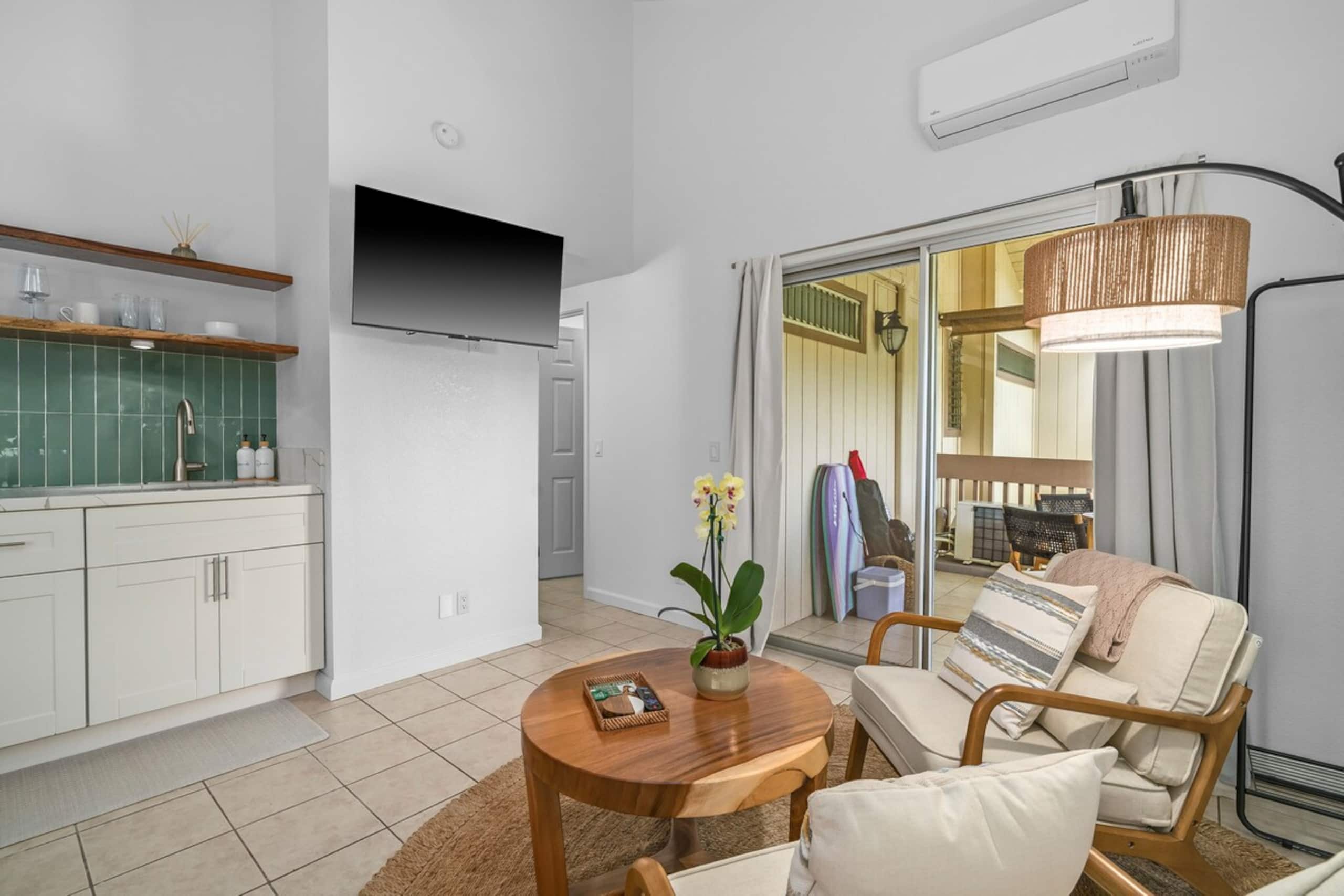 Makani Breeze Retreat, AC, Pool, Hot Tub - Photo 6