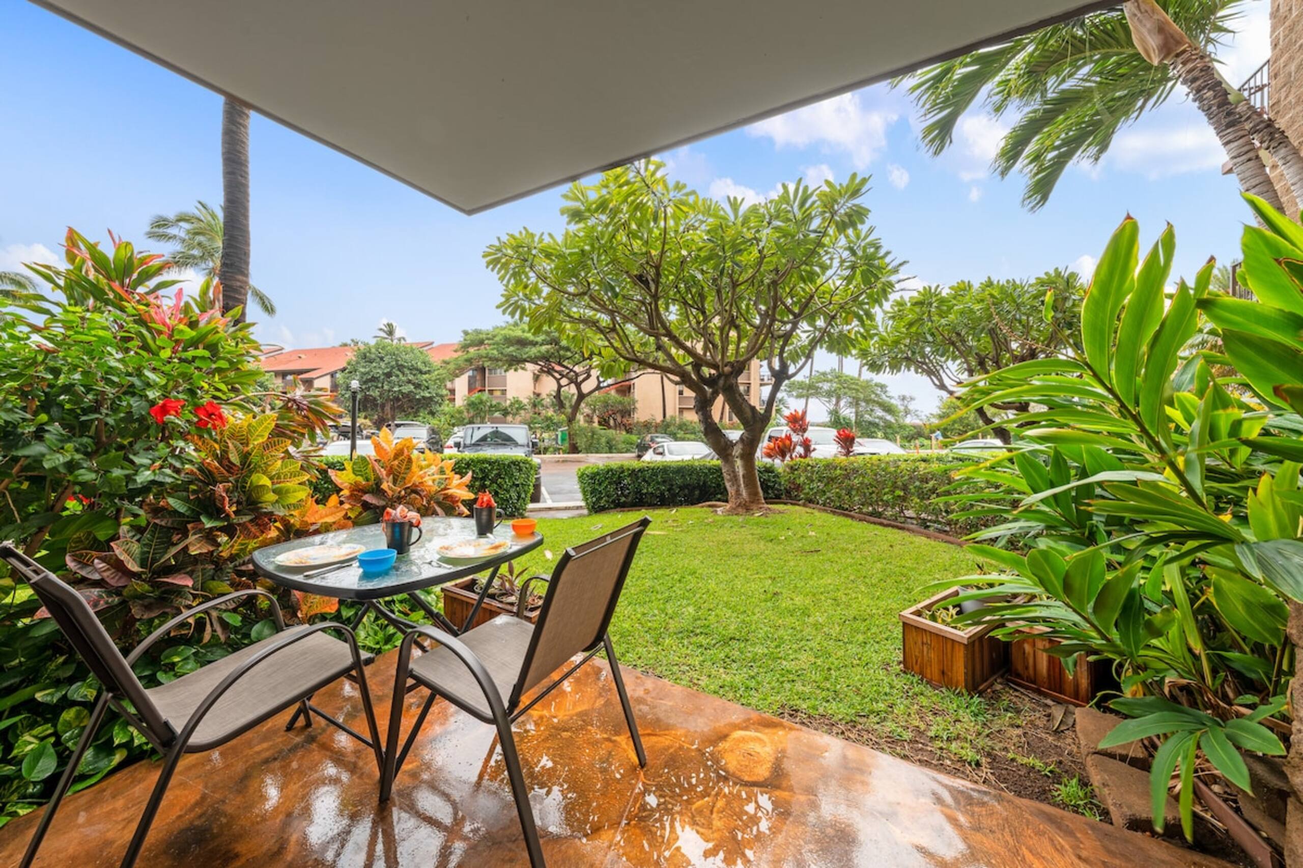 Kauhale Makai 131 OceanFront 1stFloor 1BD AC Beach - Photo 2