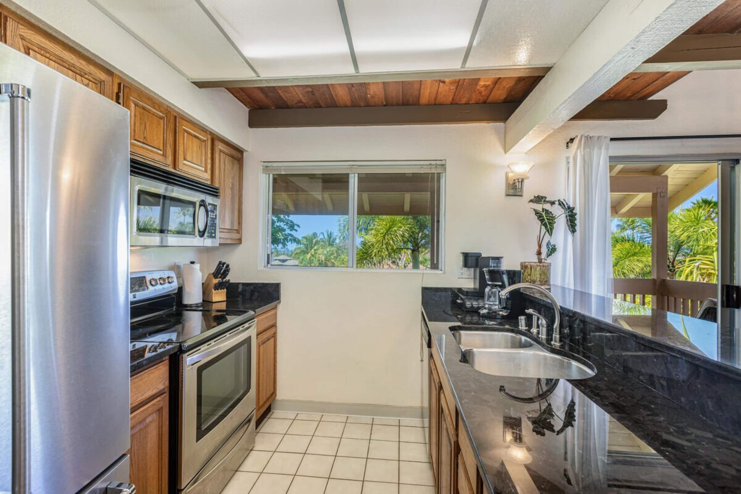 Hale Ohana Ho’omaka by Gather: Pool & Ocean Views - Photo 6