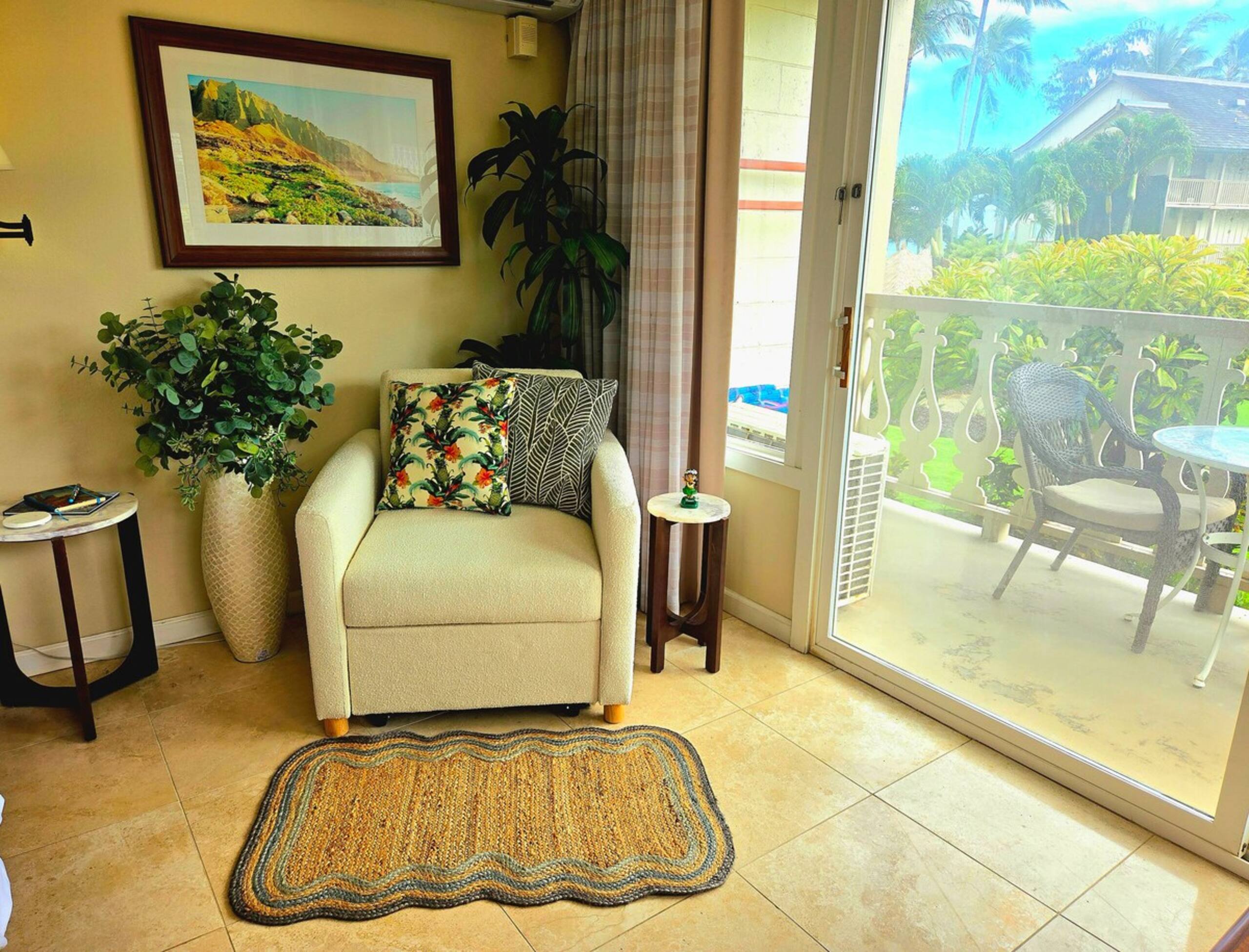Ocean, Pool & Courtyard View Condo - corner unit - Photo 9