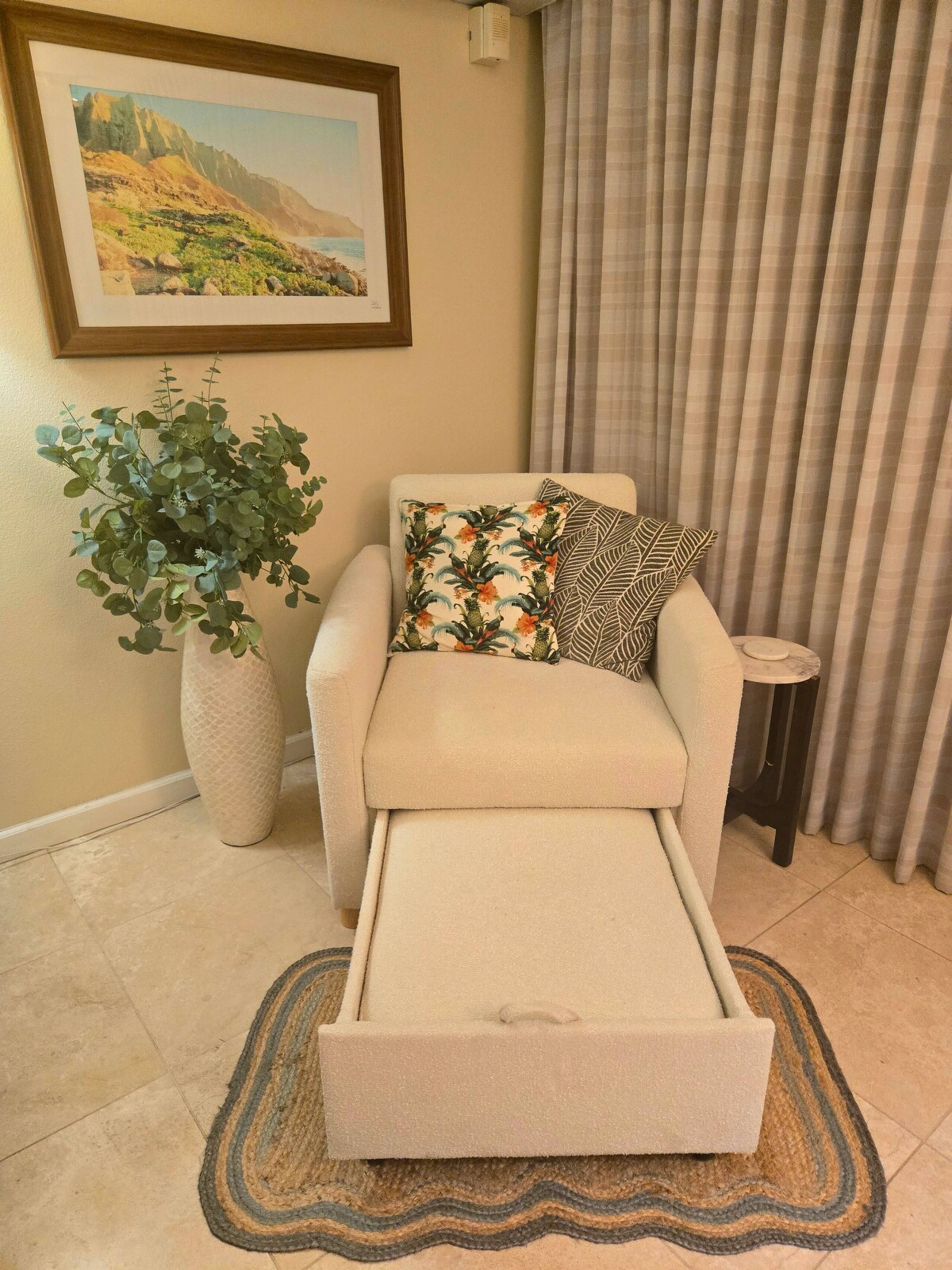 Ocean, Pool & Courtyard View Condo - corner unit - Photo 10