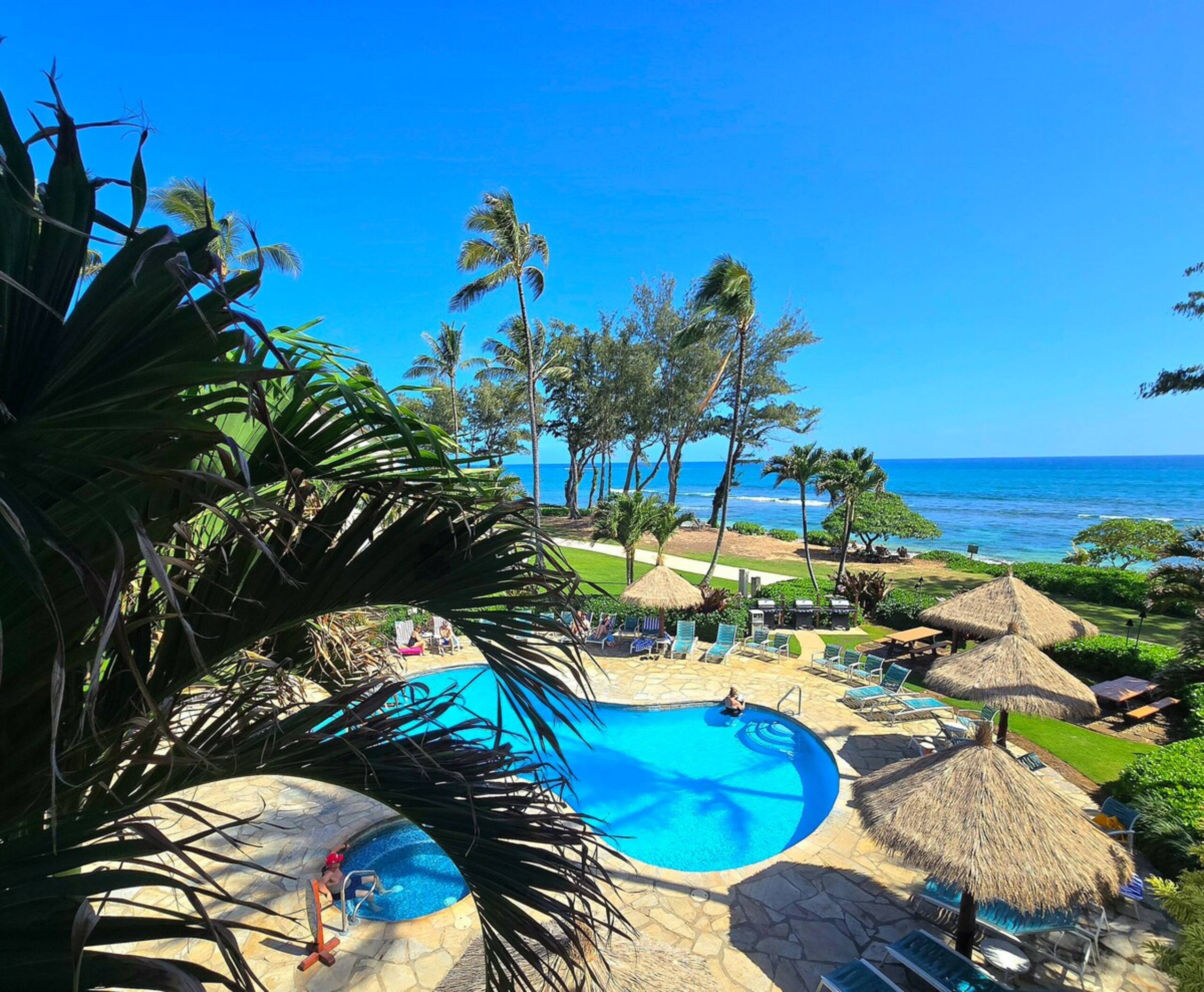 Ocean, Pool & Courtyard View Condo - corner unit - Photo 36