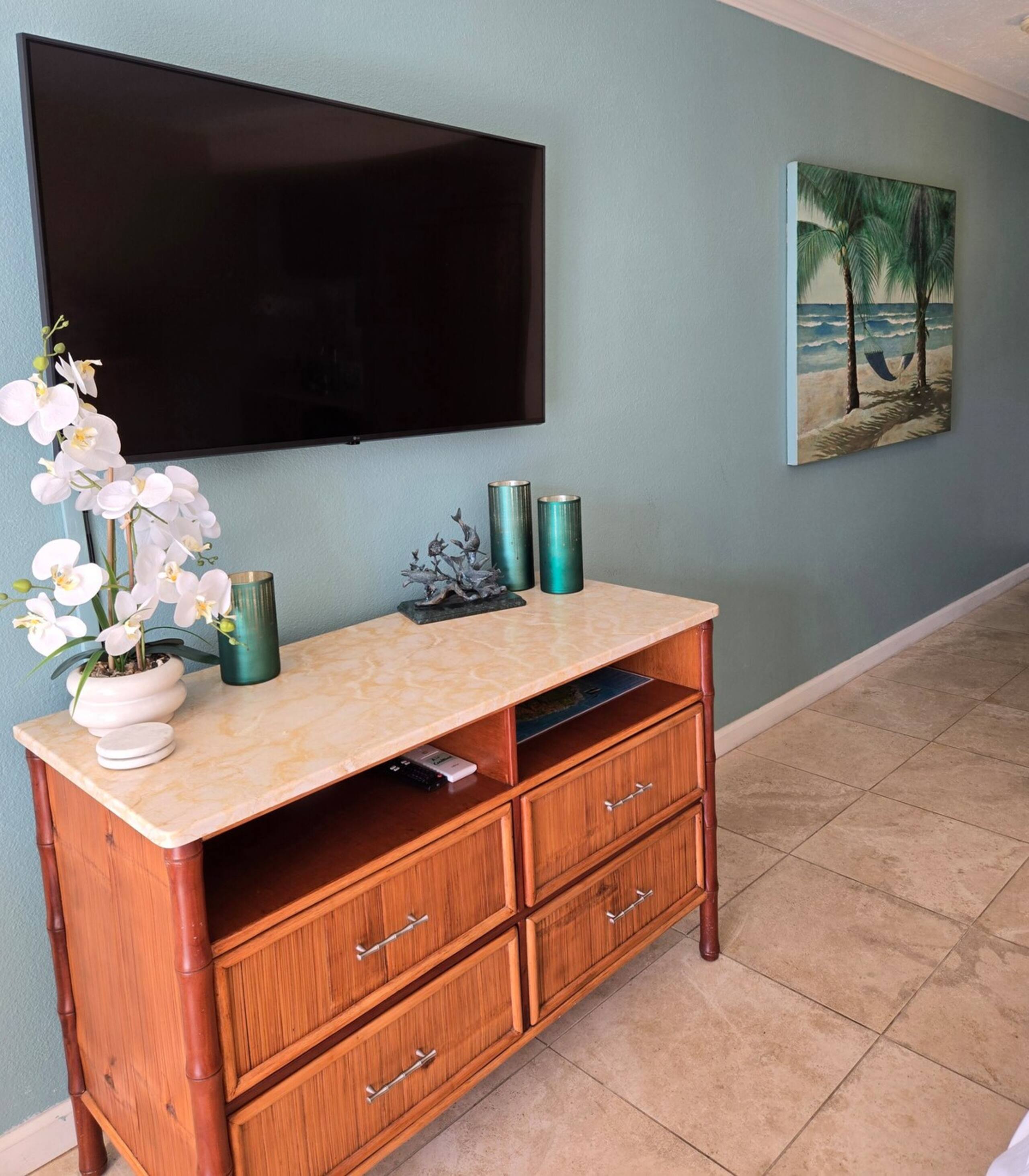 Ocean, Pool & Courtyard View Condo - corner unit - Photo 12
