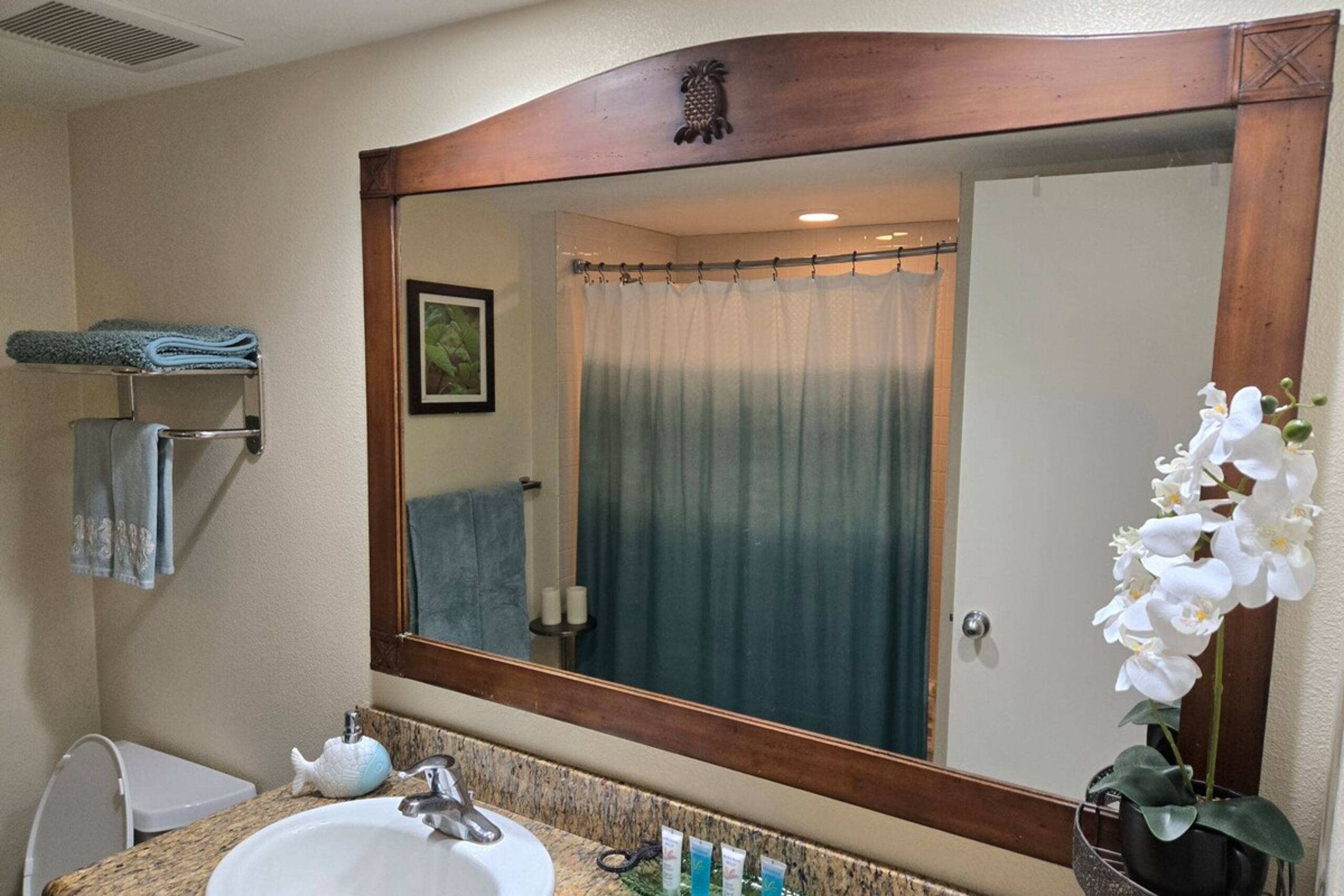 Ocean, Pool & Courtyard View Condo - corner unit - Photo 13