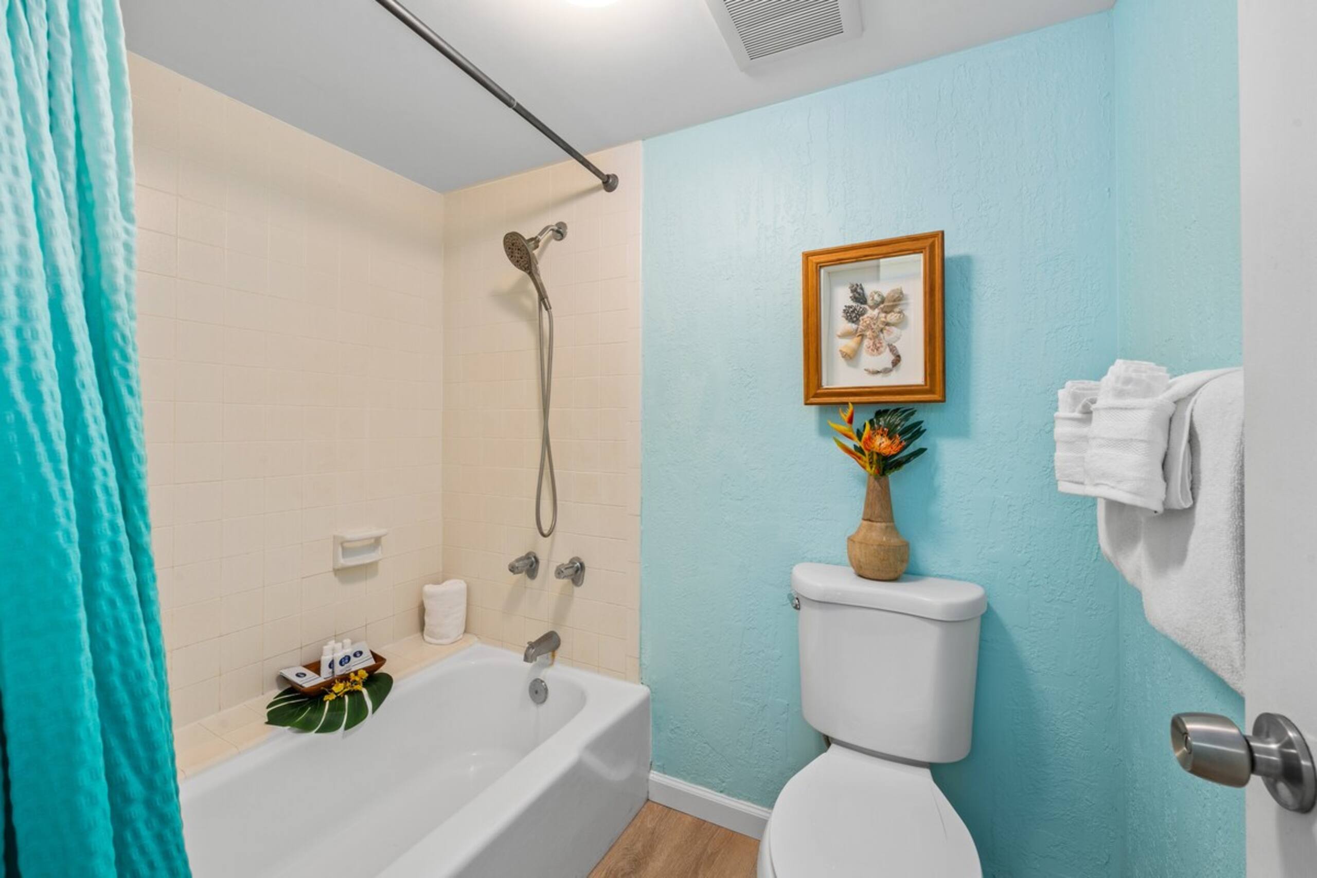 Updated 1 BR w/ AC Pool, Beach Cabana - EL L102 - Photo 15