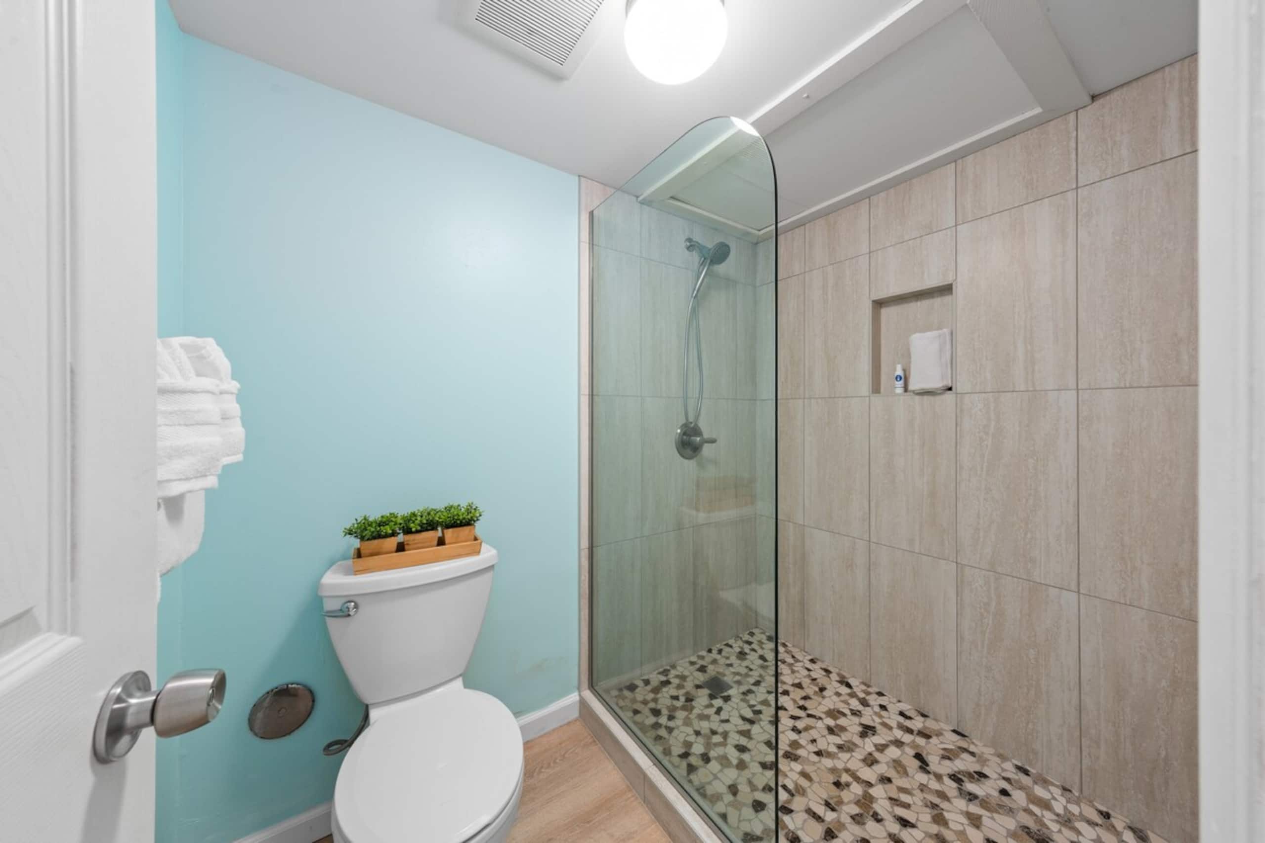 Updated 1 BR w/ AC Pool, Beach Cabana - EL L102 - Photo 26