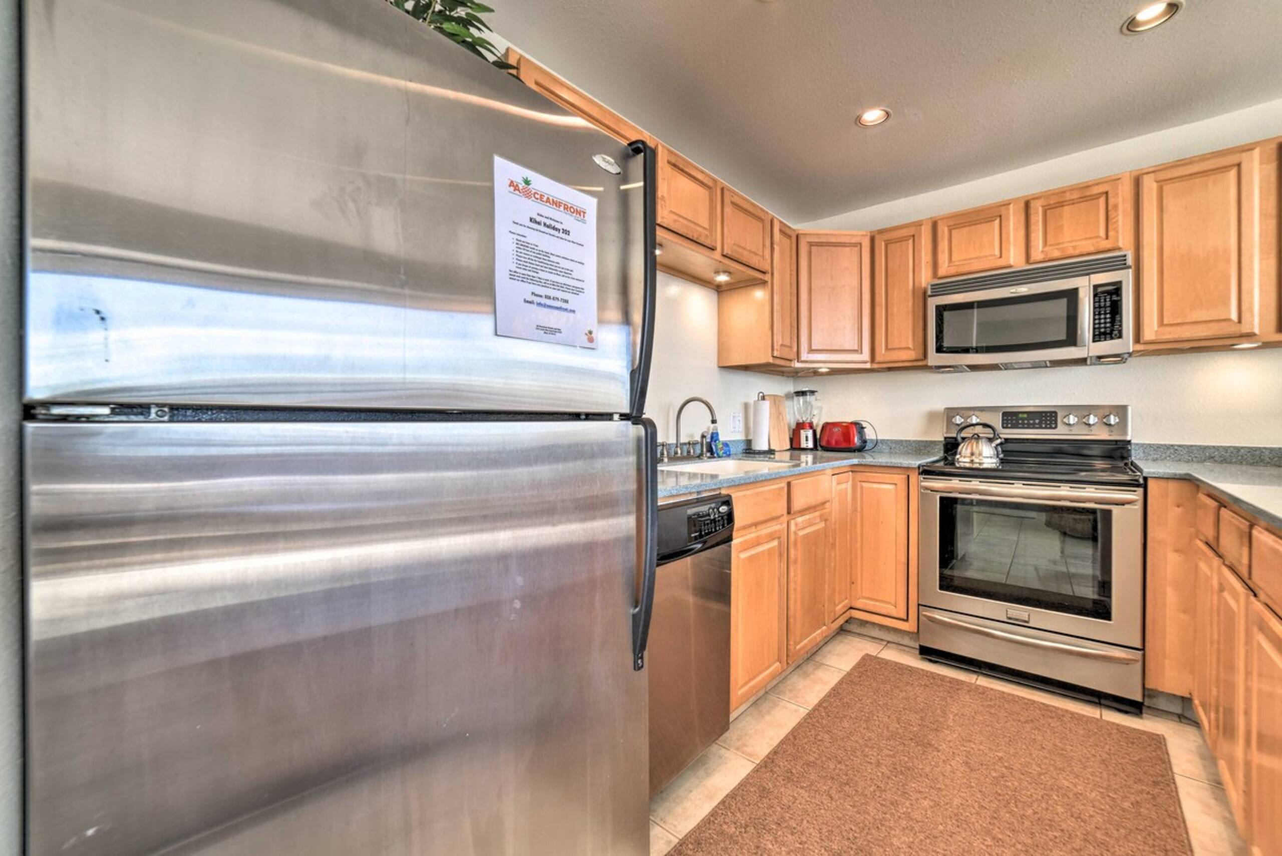 Kihei Oceanside Escape w/ Balcony - Steps to Beach - Photo 15