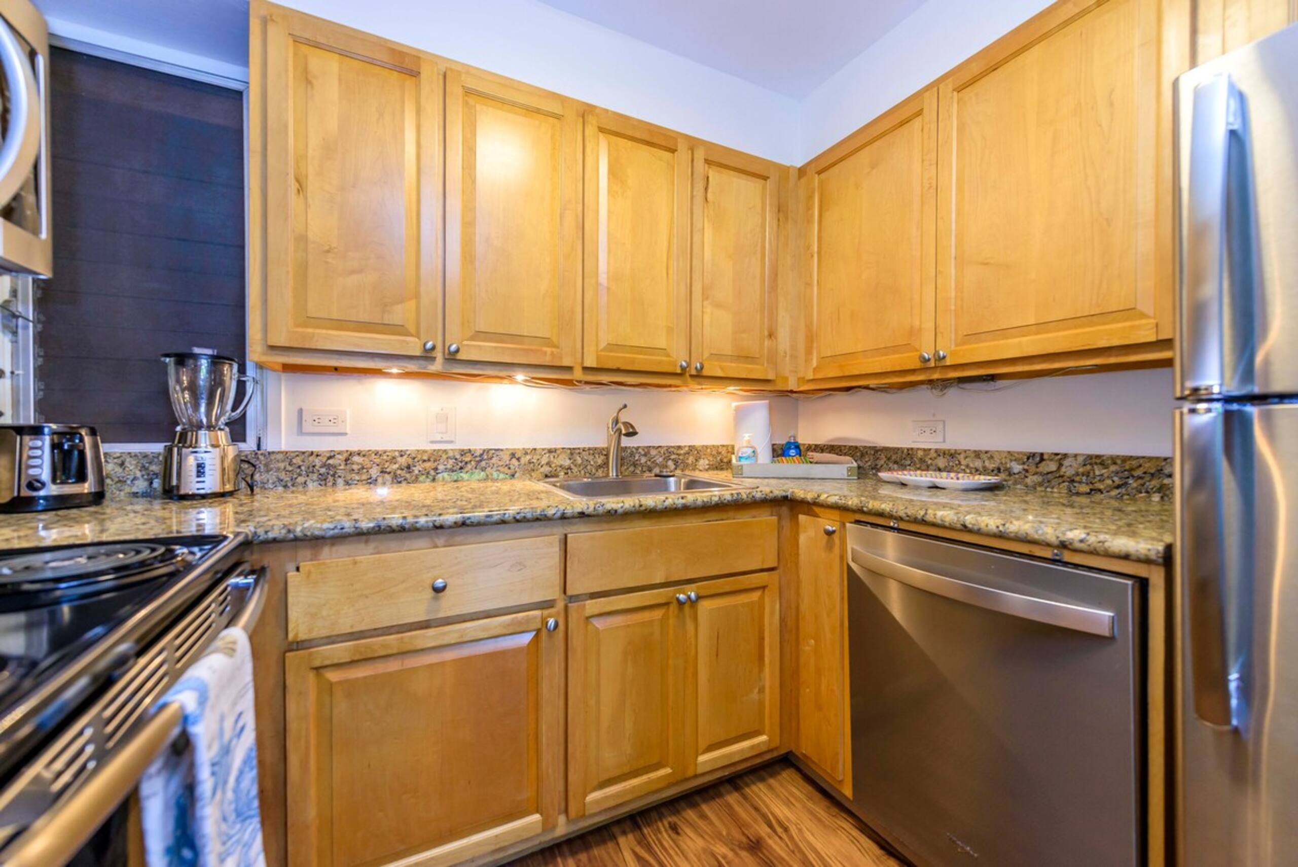 Relaxing1BD w Pool AC & Beach Cabana -EL K102 - Photo 13