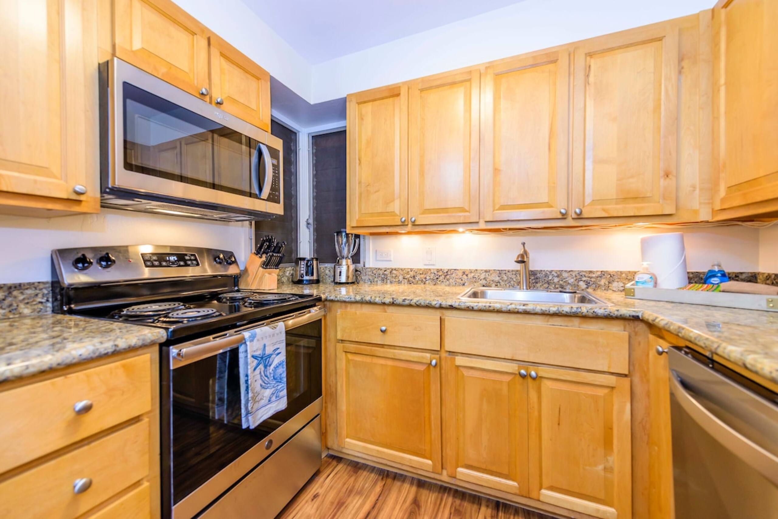 Relaxing1BD w Pool AC & Beach Cabana -EL K102 - Photo 9