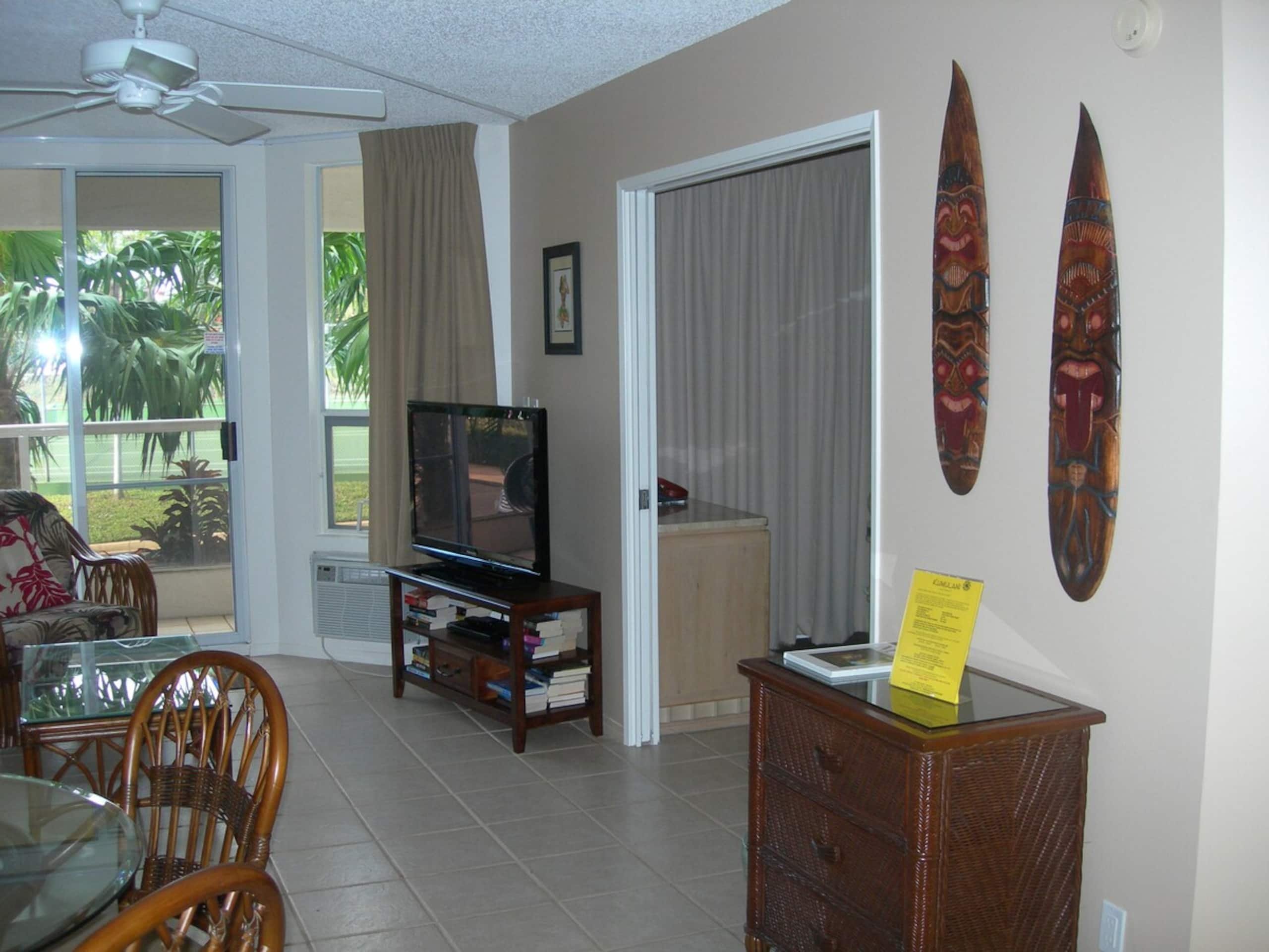 Maui Banyan Pool, Hot Tub, Walk to Beach - Photo 8