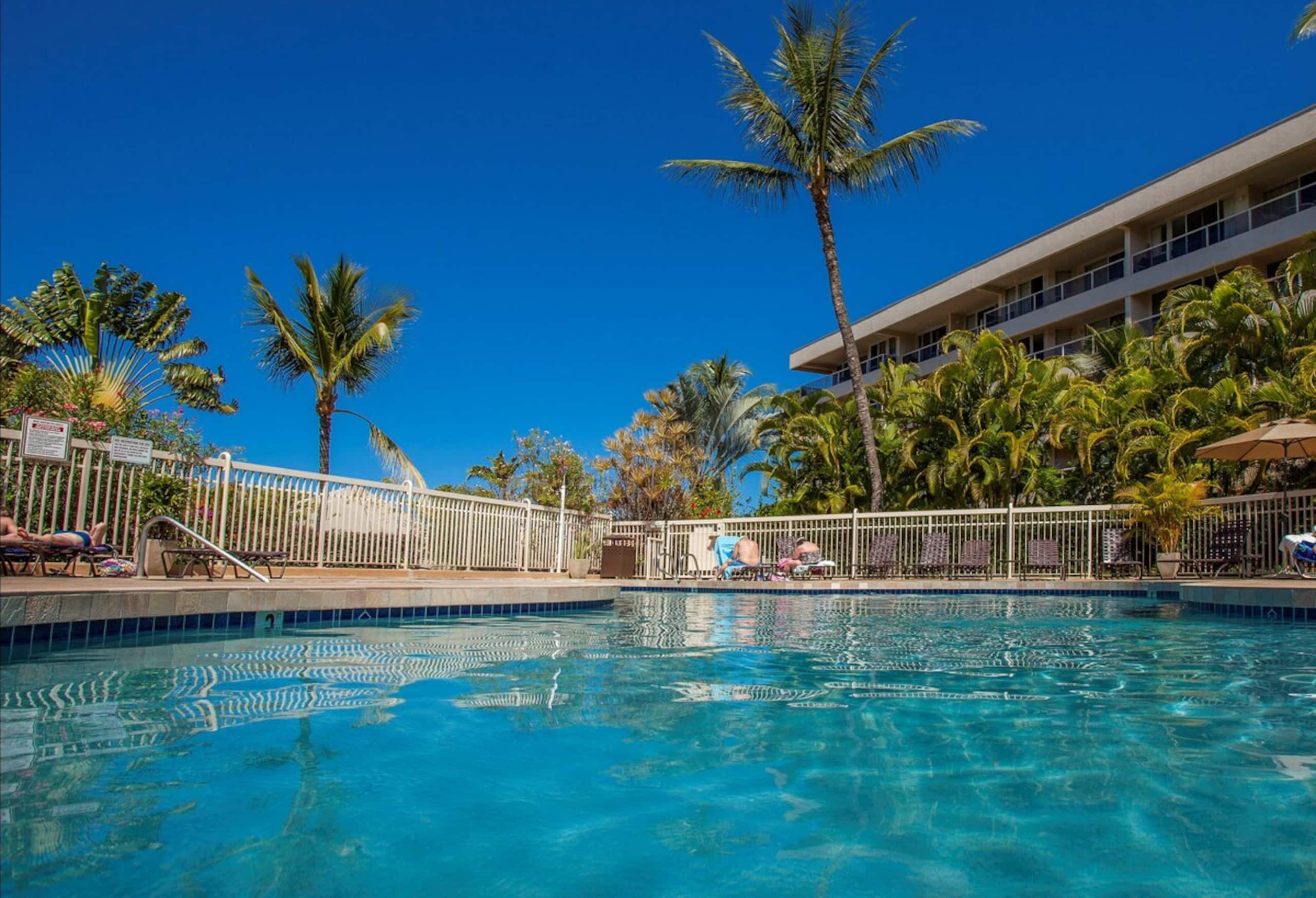 Maui Banyan Pool, Hot Tub, Walk to Beach - Photo 5