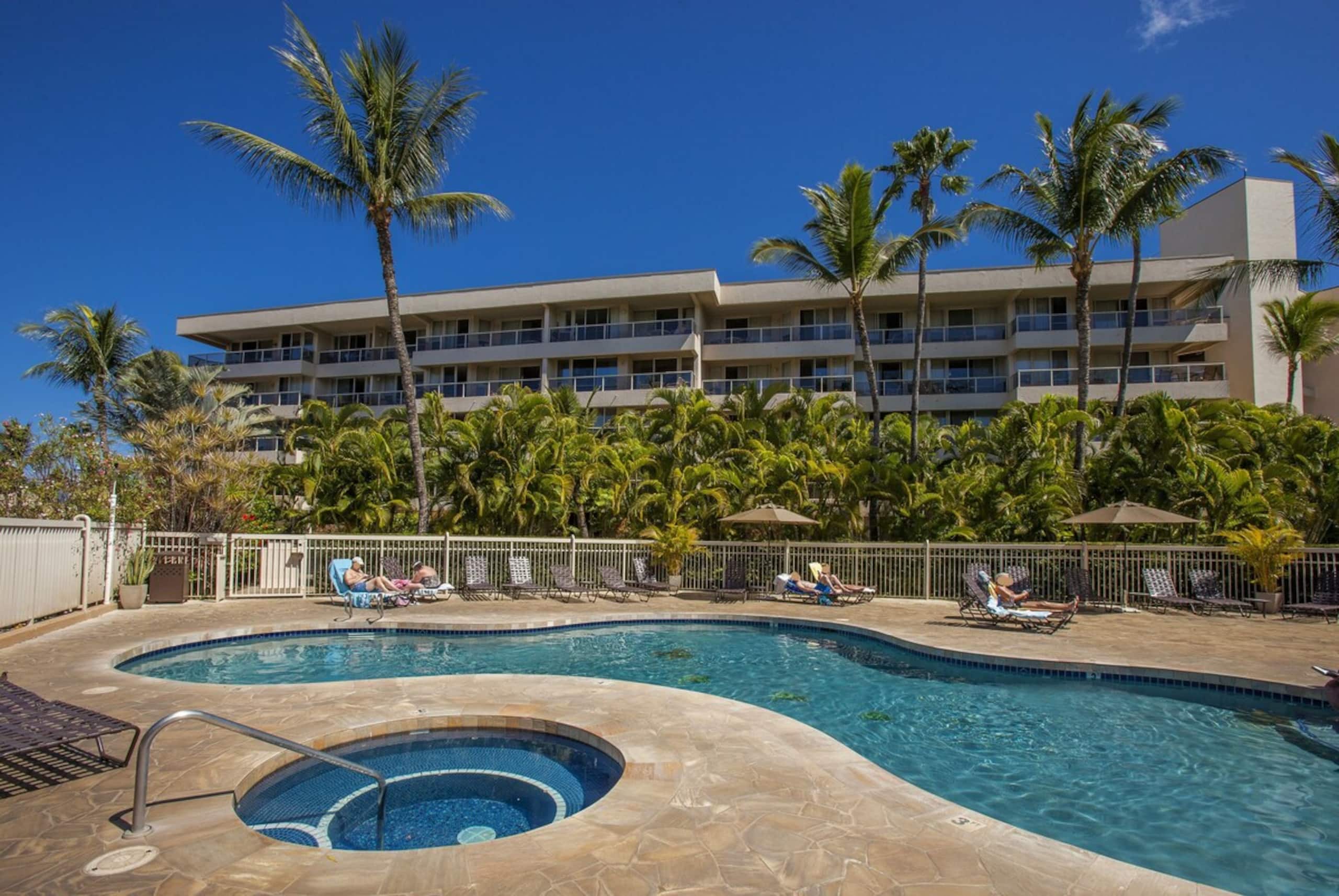Maui Banyan Pool, Hot Tub, Walk to Beach - Photo 6