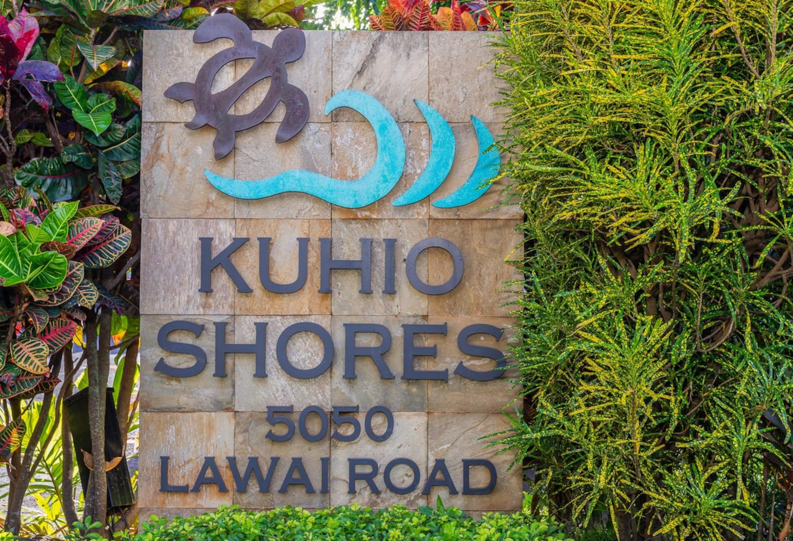 End Unit Oceanfront Getaway at Kuhio Shores 401 - Photo 23