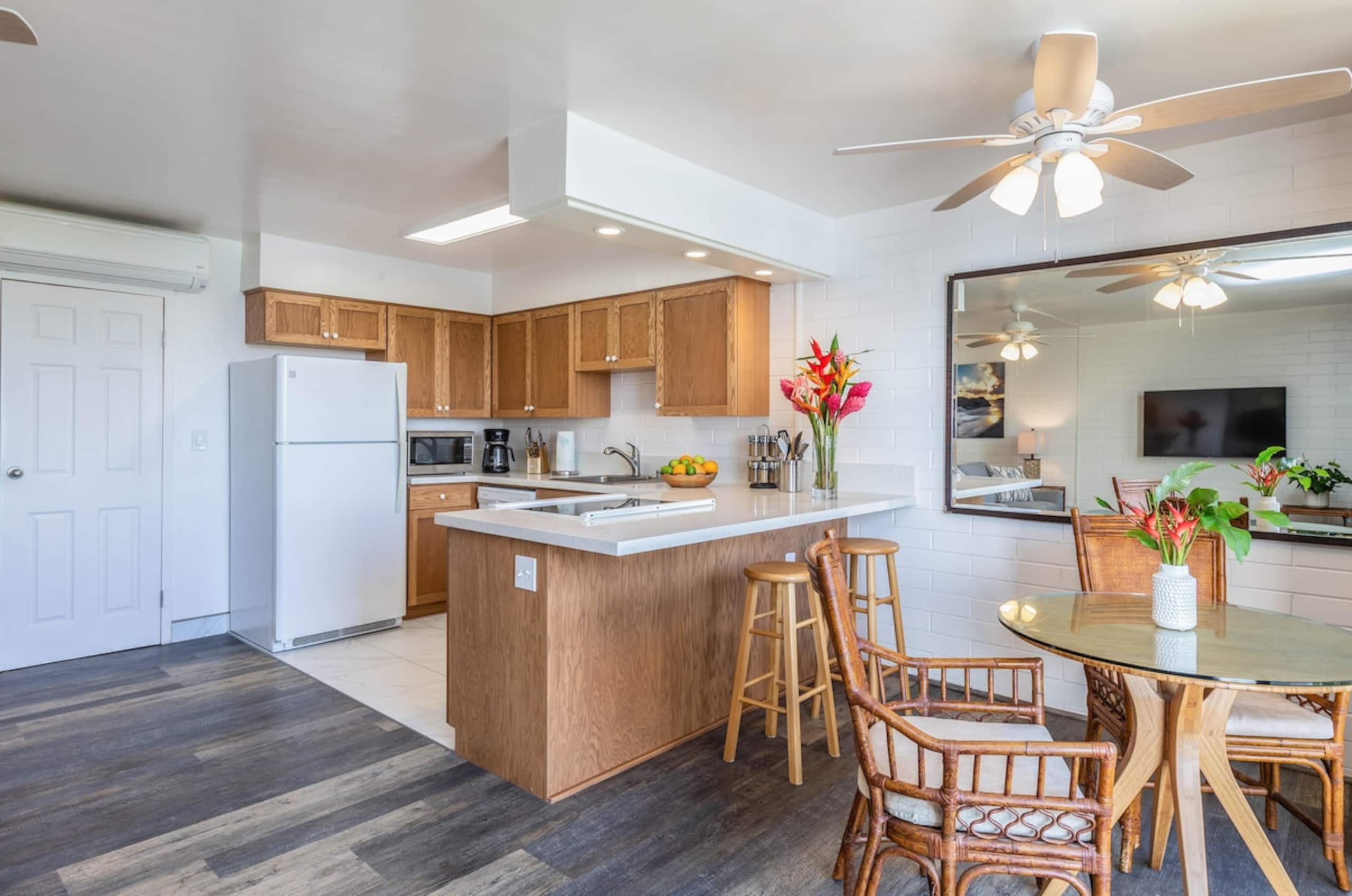 End Unit Oceanfront Getaway at Kuhio Shores 401 - Photo 5