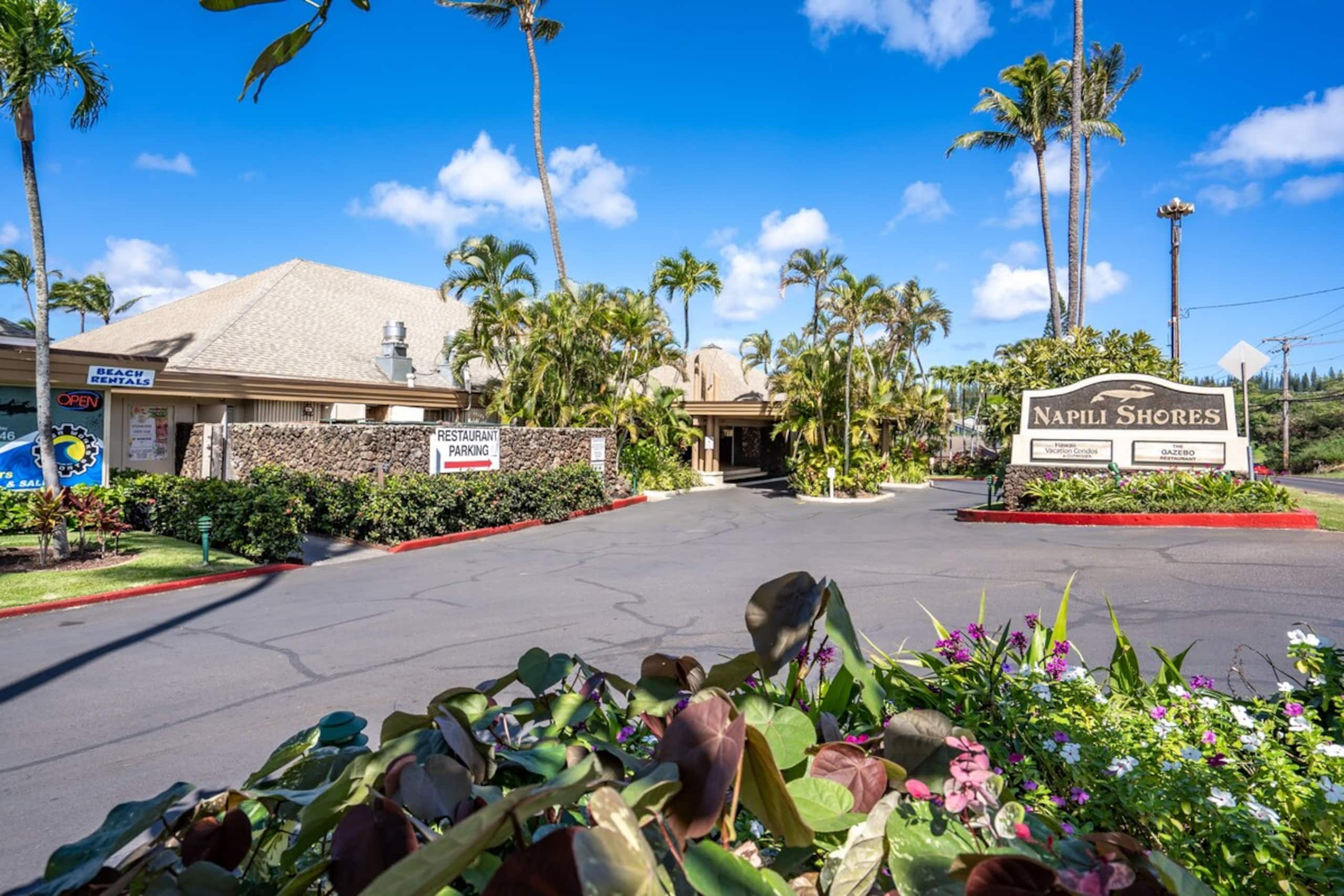 Napili Bay beachfront condo w/ pool views - Photo 31