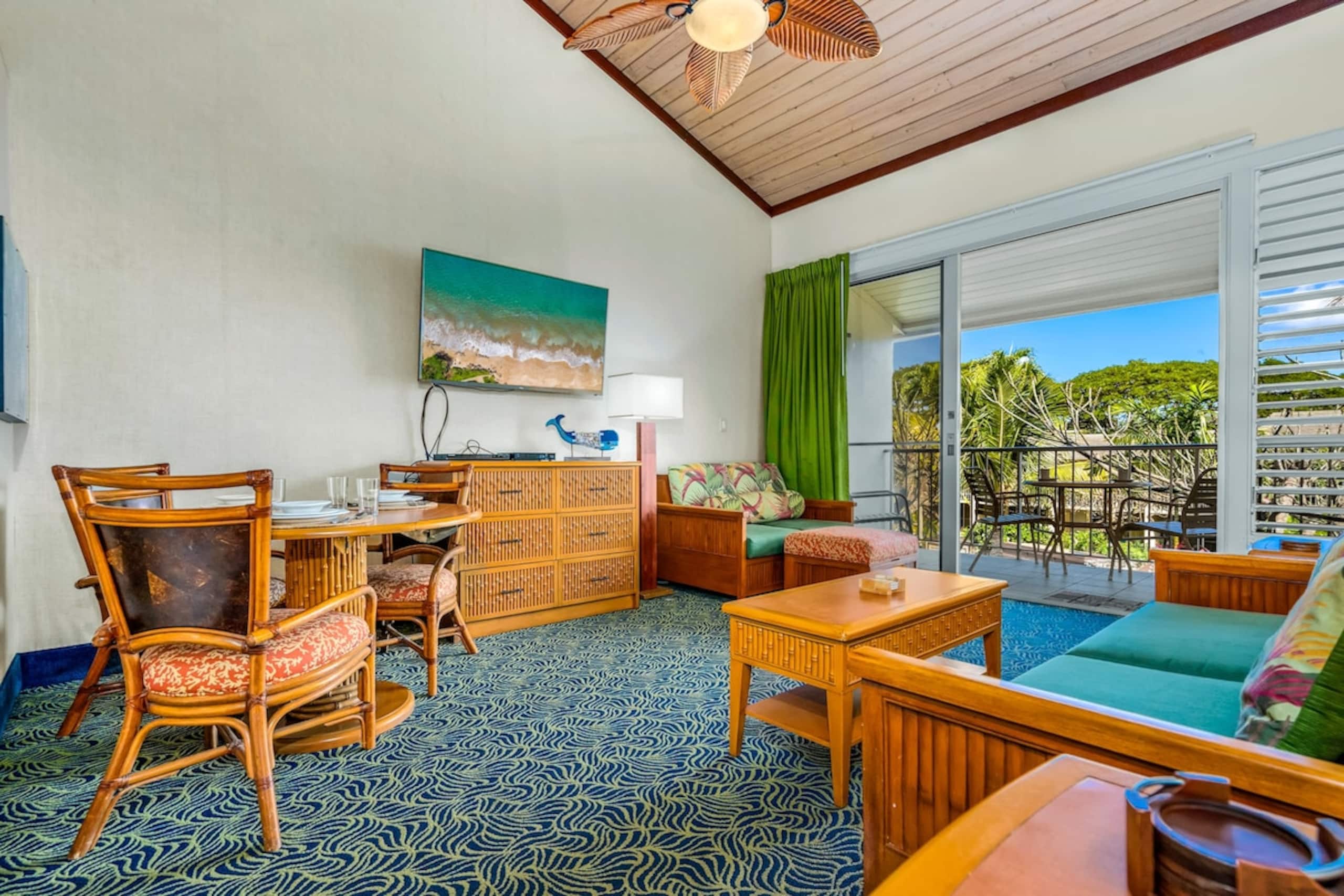 Napili Bay beachfront condo w/ pool views - Photo 2