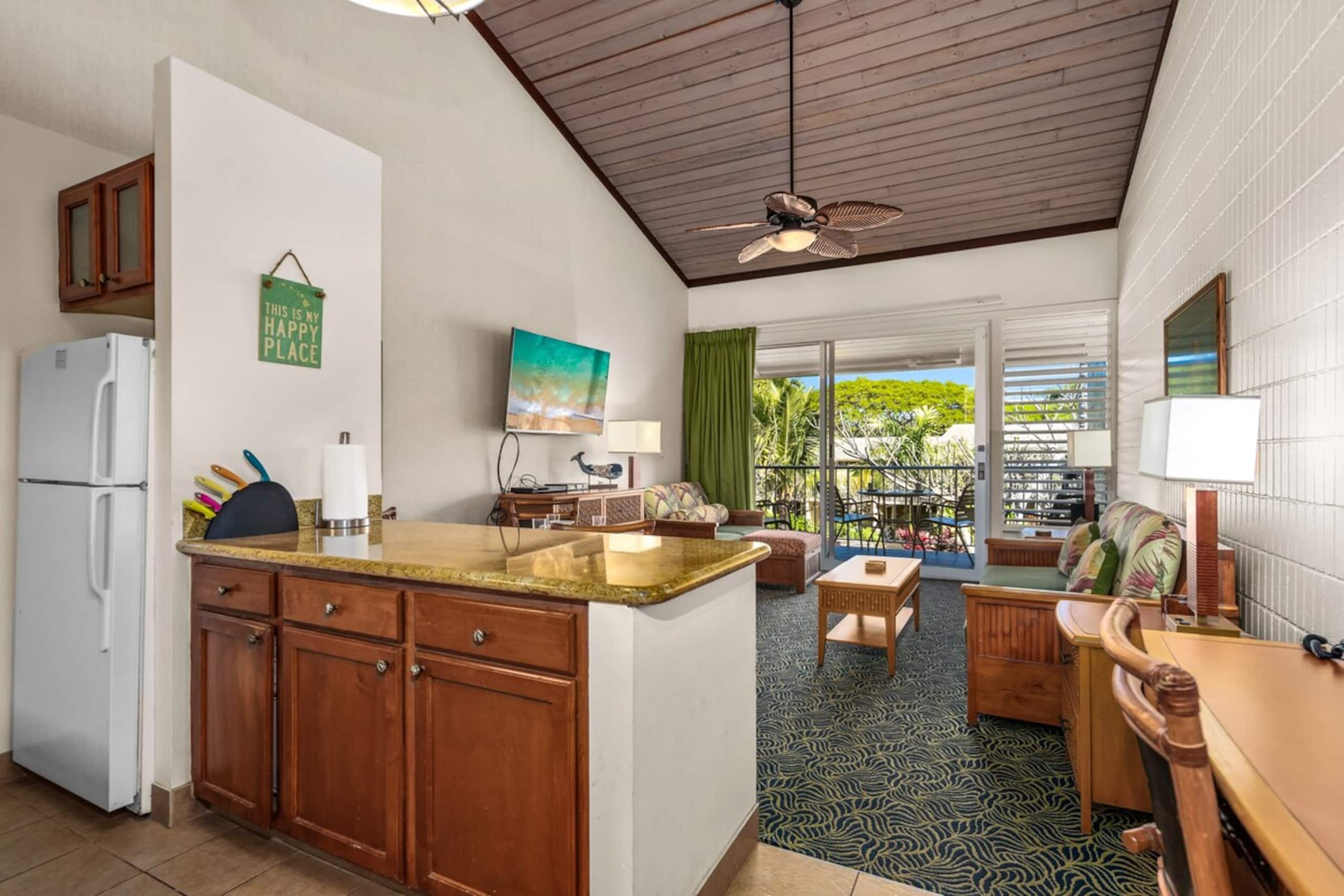 Napili Bay beachfront condo w/ pool views - Photo 18