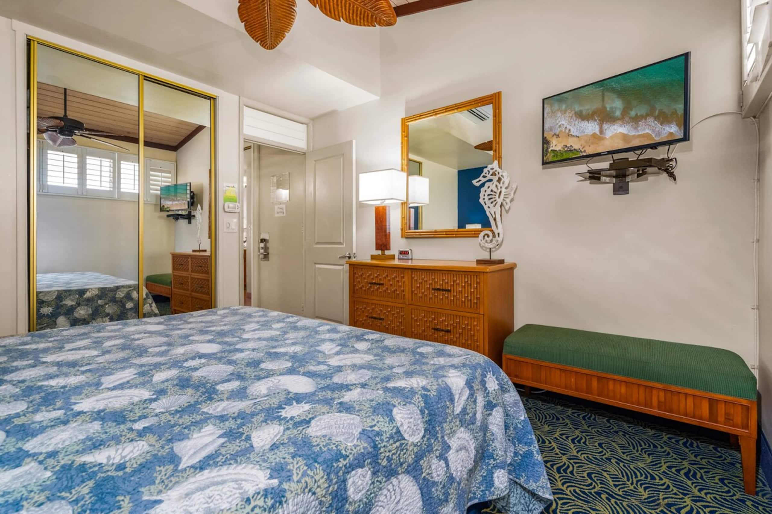 Napili Bay beachfront condo w/ pool views - Photo 17