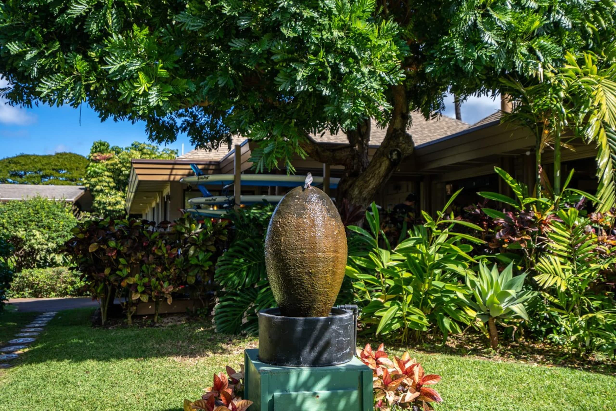 Napili Bay beachfront condo w/ pool views - Photo 27