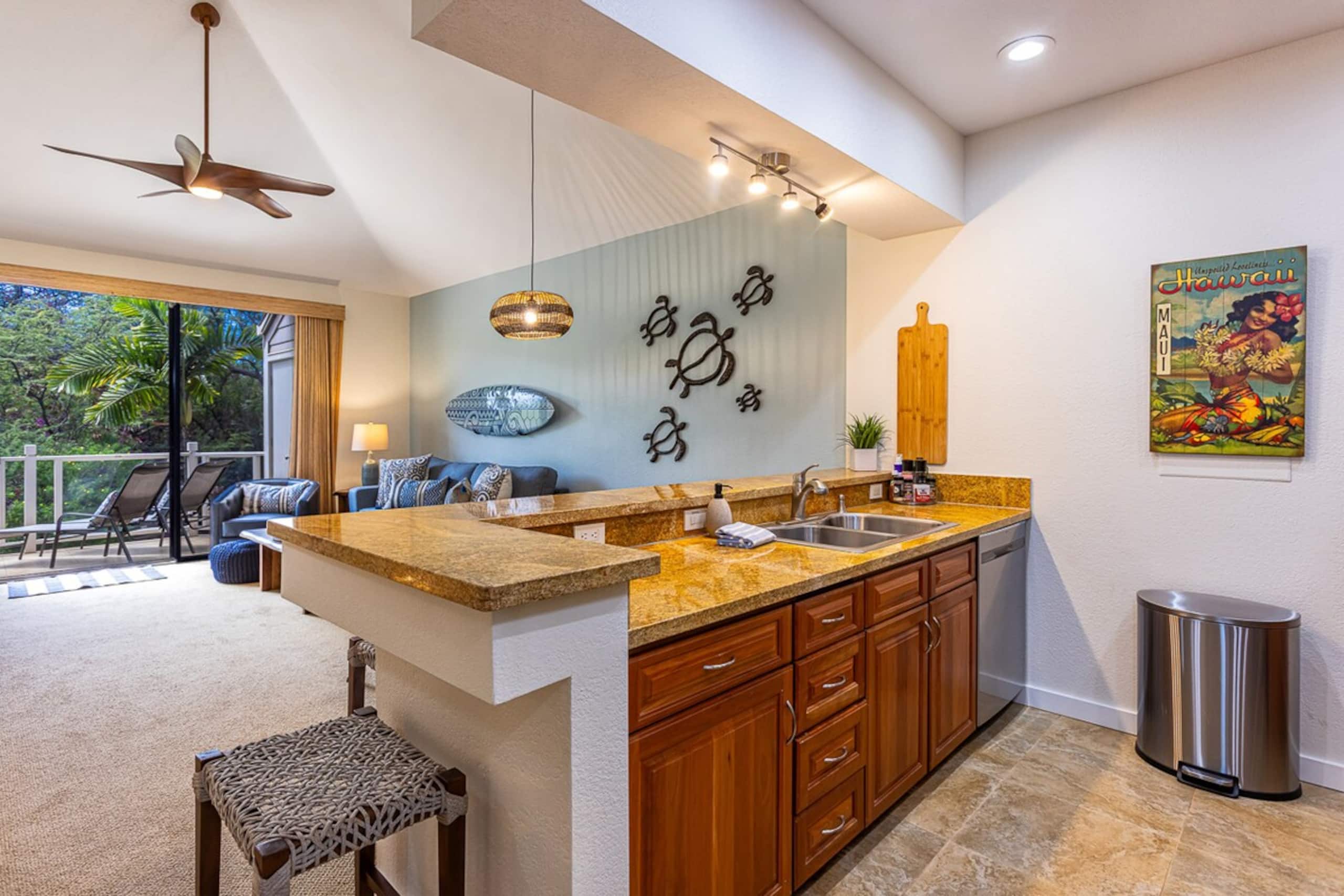 Wailea golf course condo w/ pool access - Photo 15