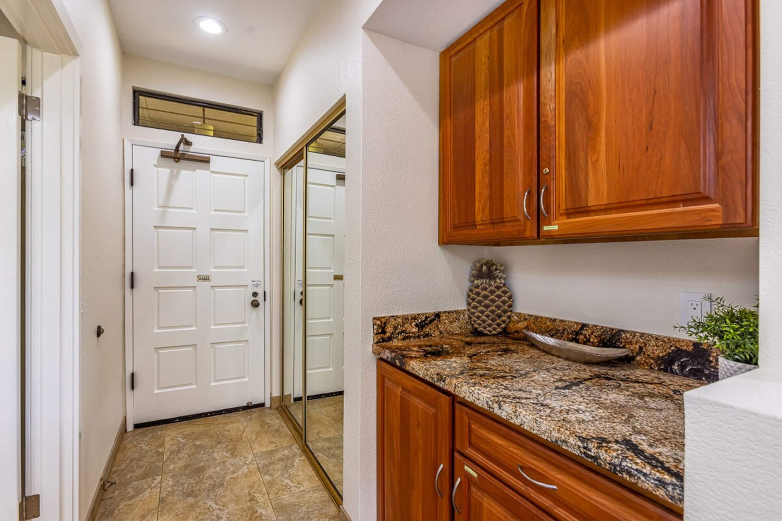 Wailea golf course condo w/ pool access - Photo 24