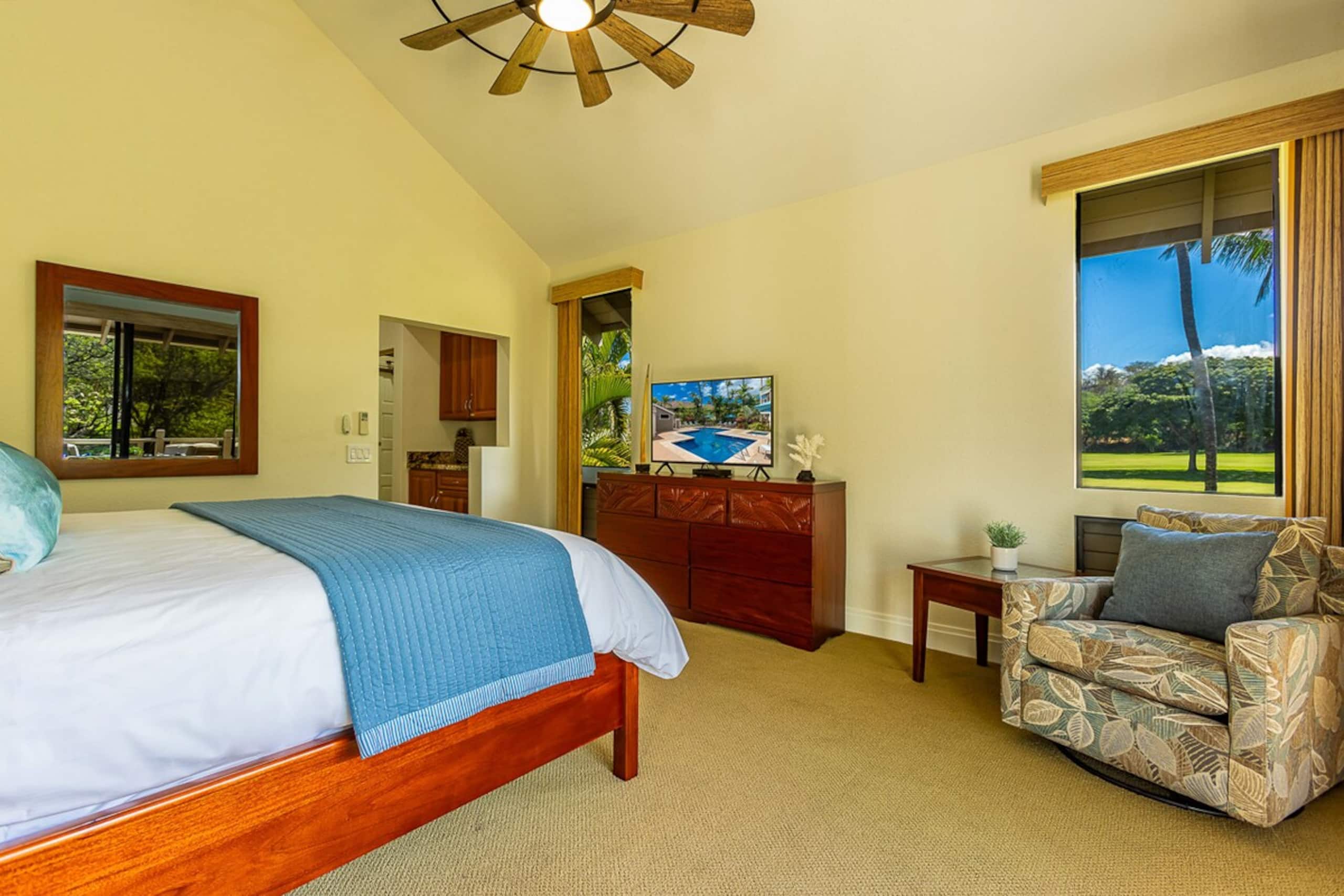 Wailea golf course condo w/ pool access - Photo 27