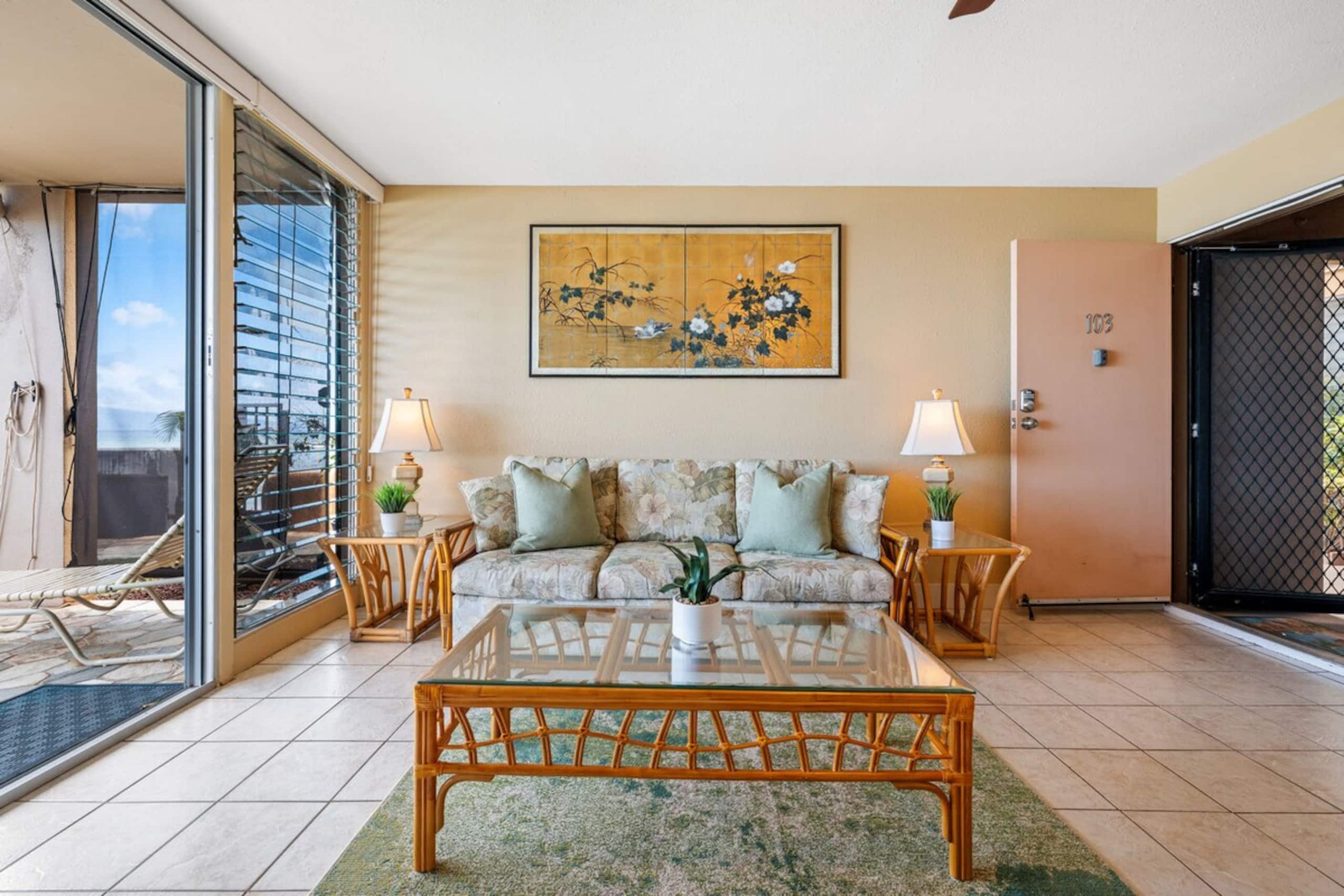 Bedroom with private lanai access - Photo 3