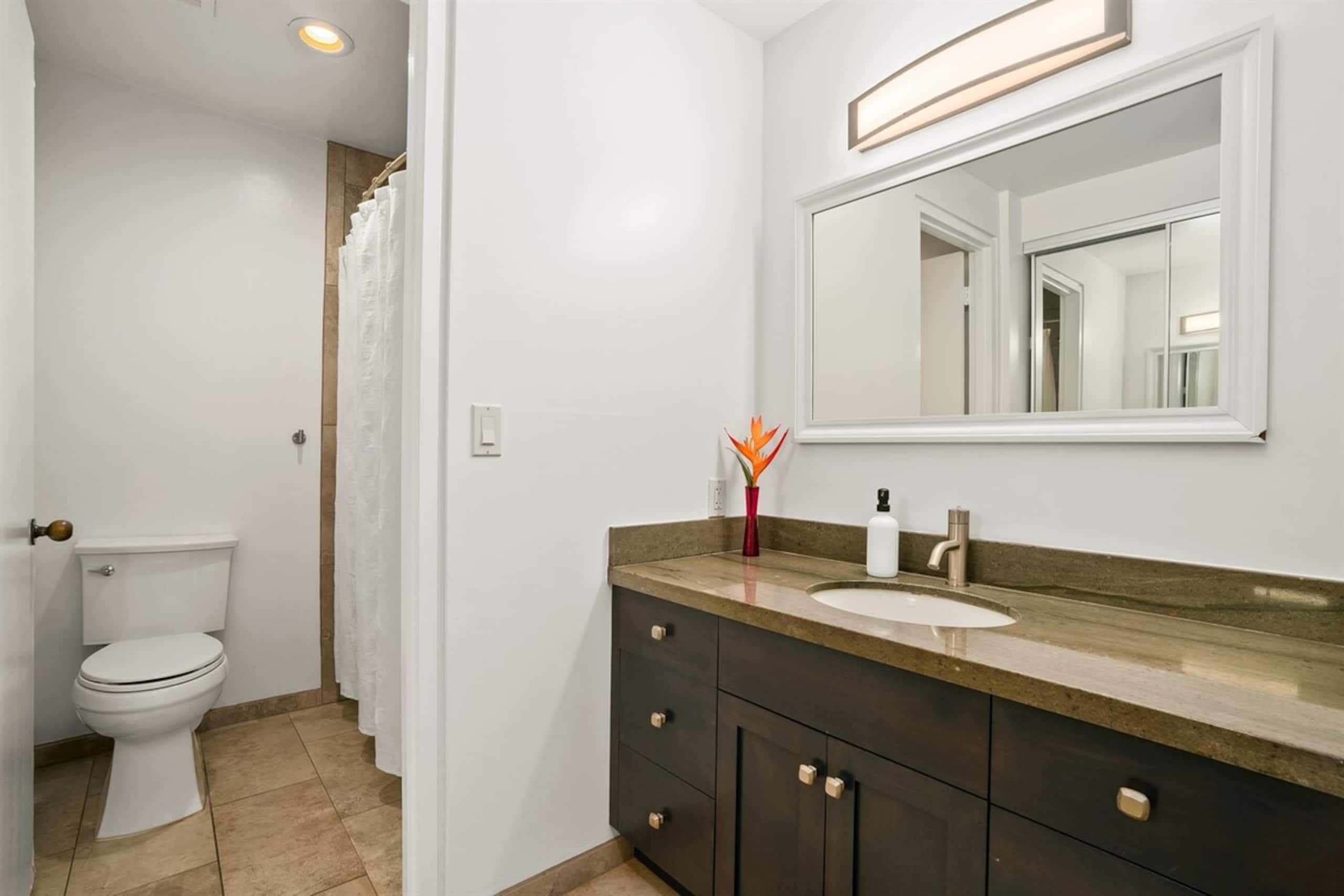 Top Floor Ocean View Resort 3BR +Beach +A/C +Pool - Photo 16